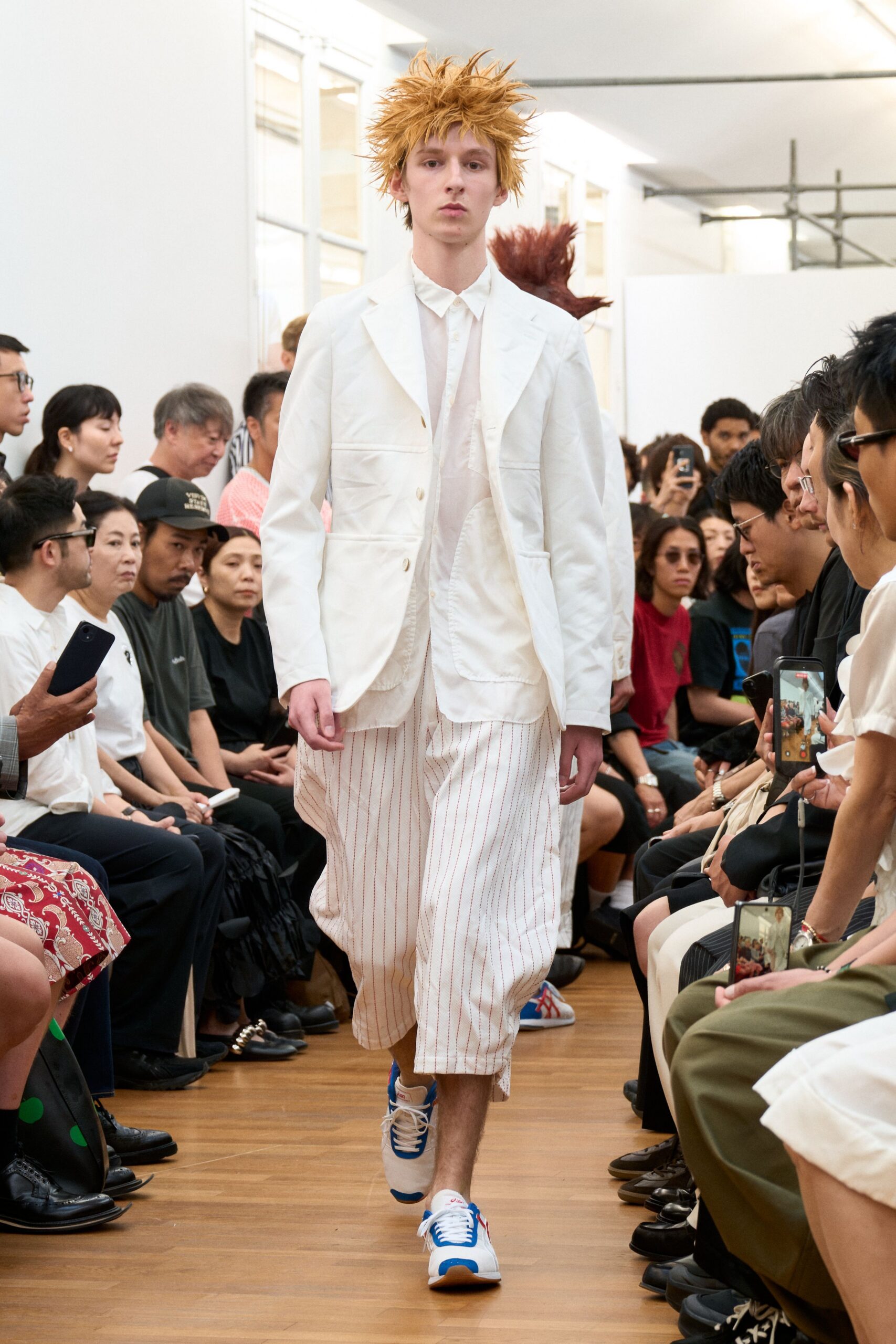 white cotton long-sleeve collared tailored buttoned suit