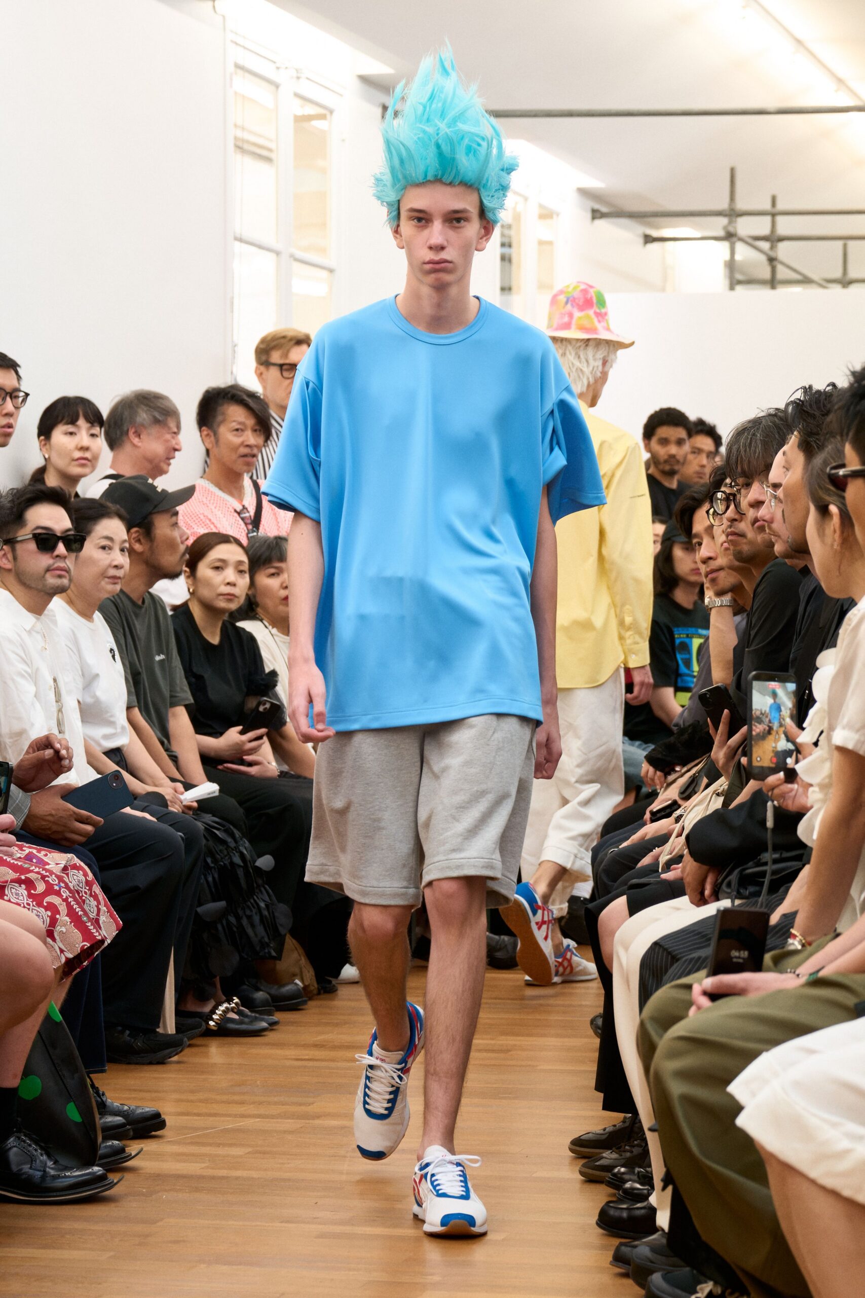 blue cotton short-sleeve collared relaxed t-shirt