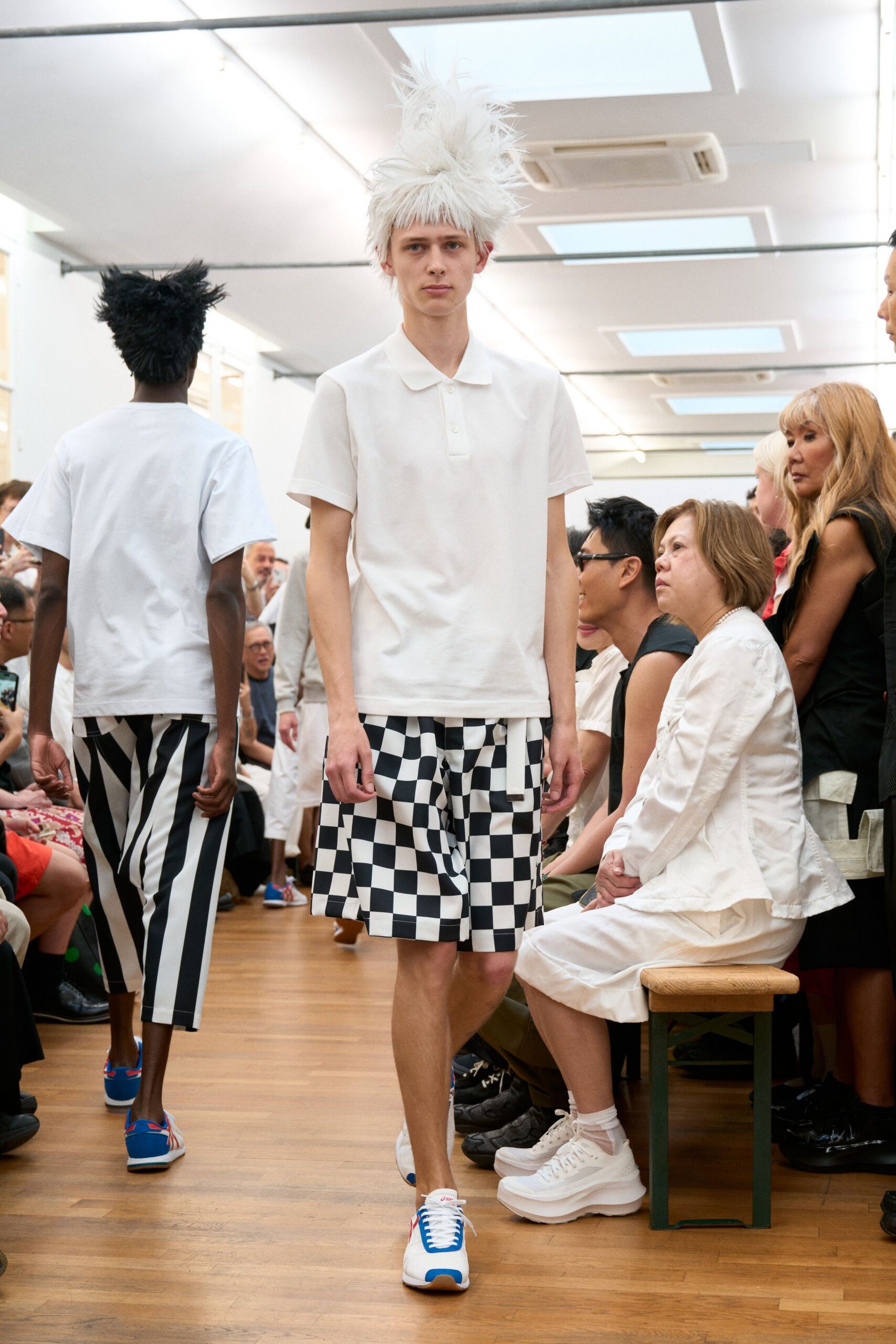 black cotton relaxed checked short shorts