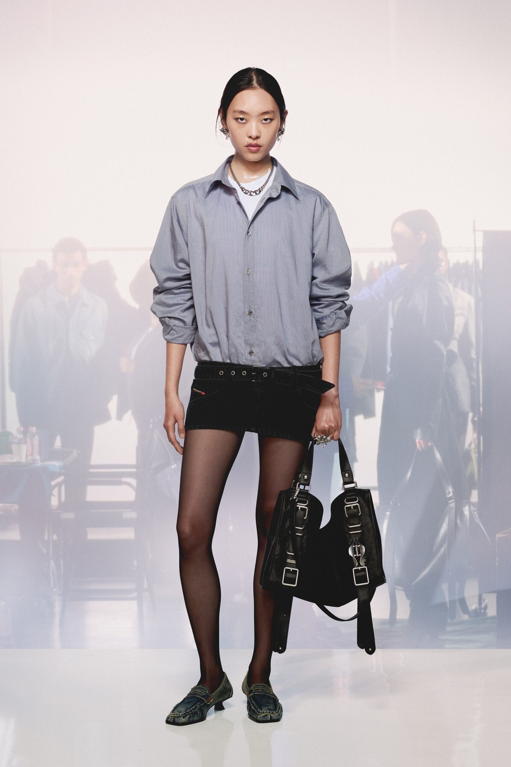 blue cotton long-sleeve collared relaxed shirt