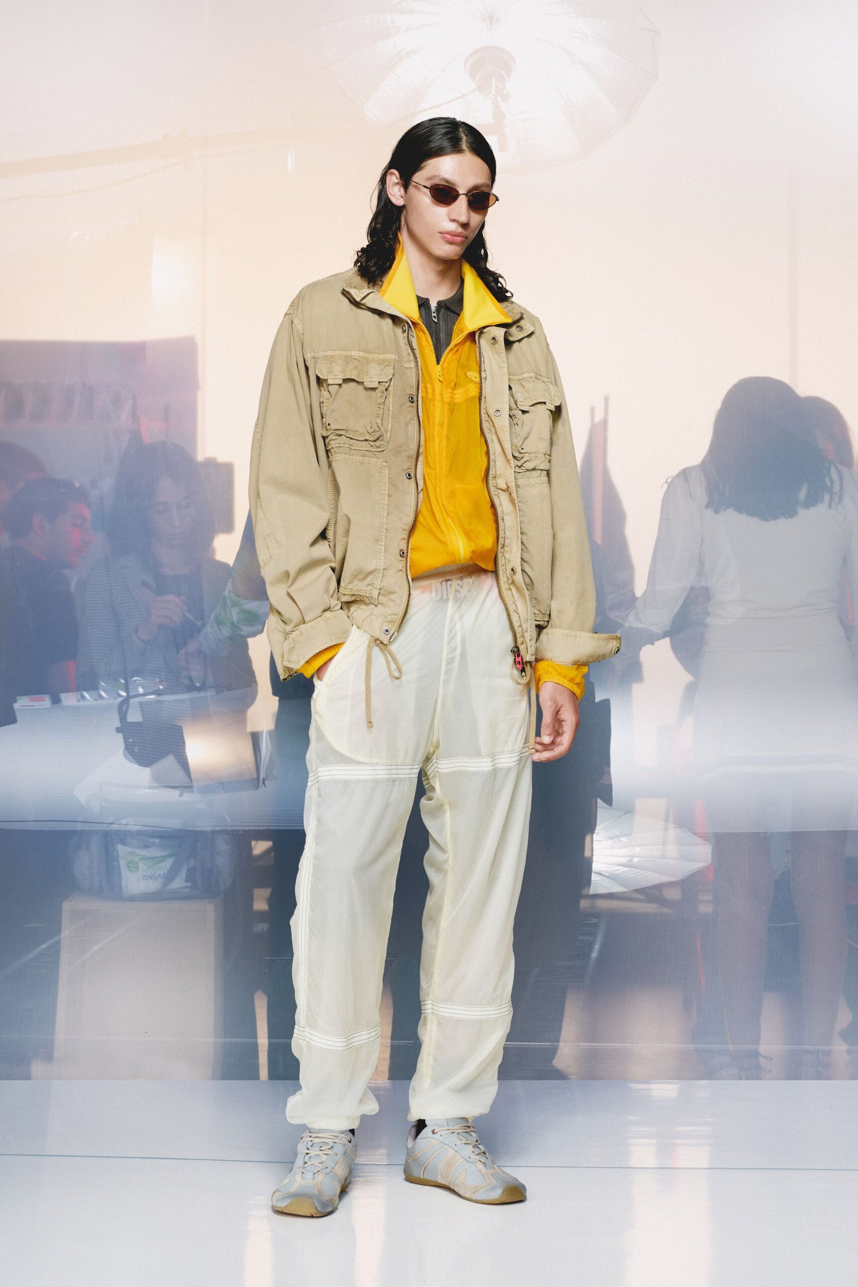 beige cotton long-sleeve collared relaxed buttoned pockets jacket