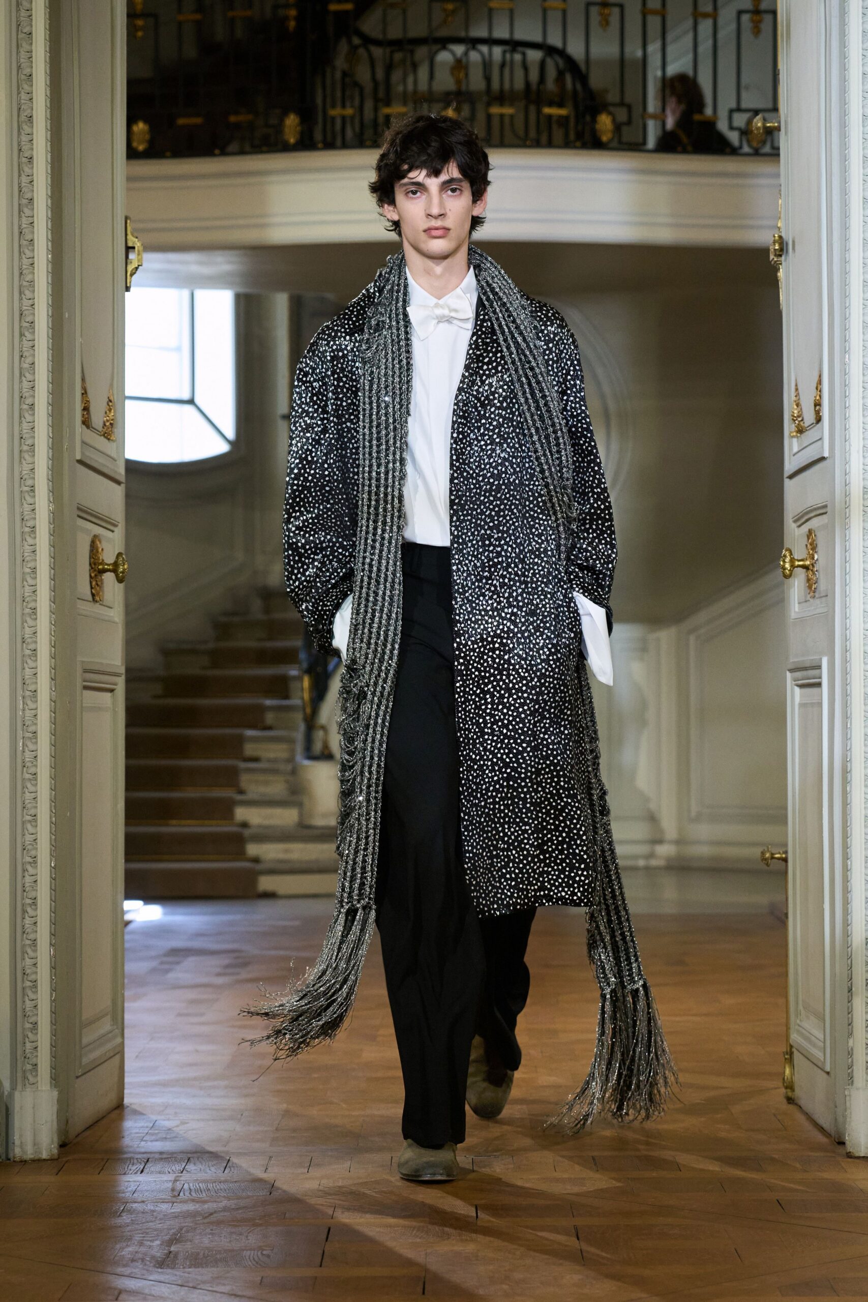 black silk long-sleeve relaxed printed fringed coat