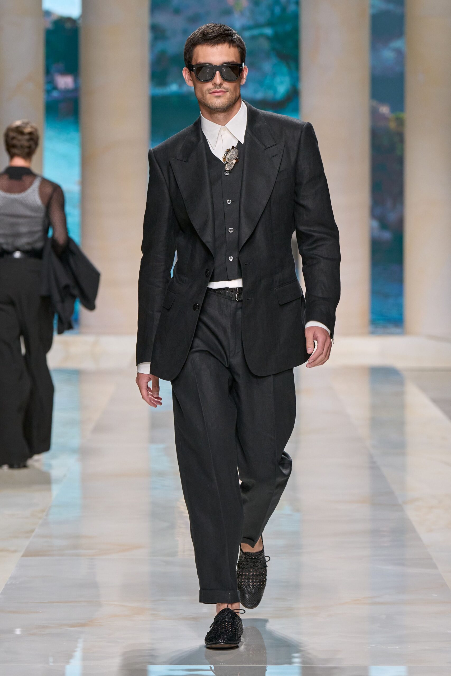 black cotton collared fitted buttoned vest