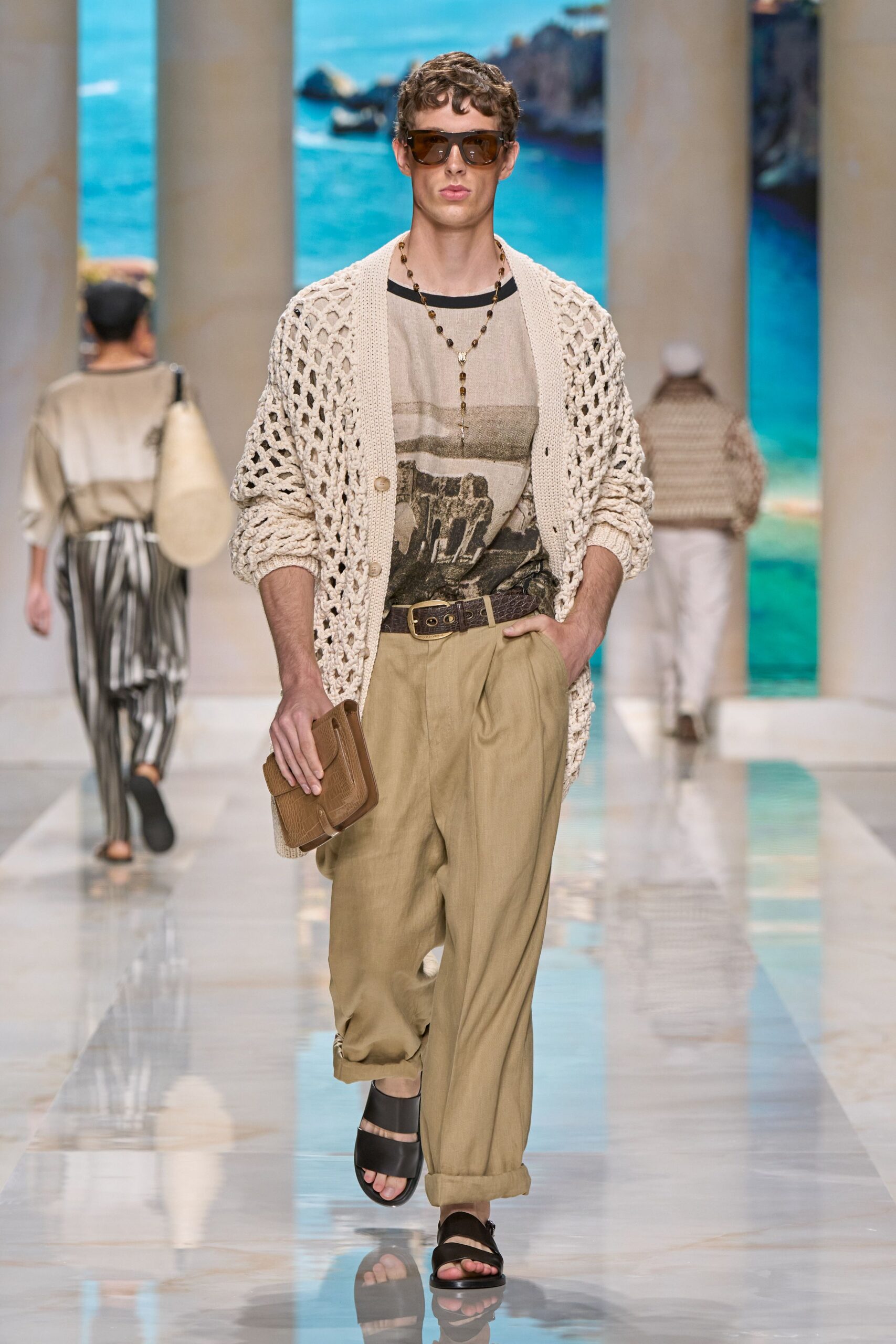 gray cotton short-sleeve collared fitted printed top