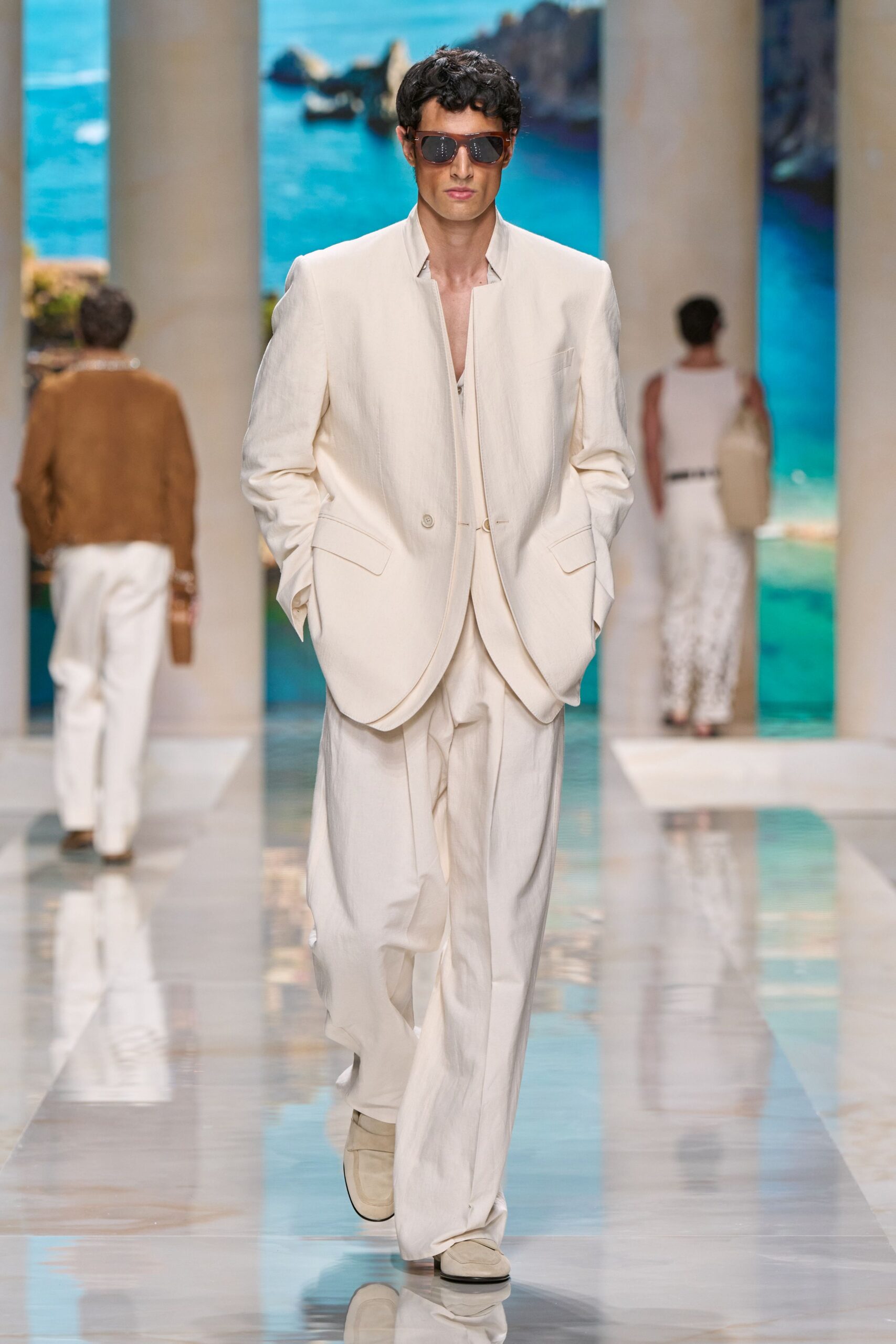 white cotton long-sleeve collared tailored buttoned suit