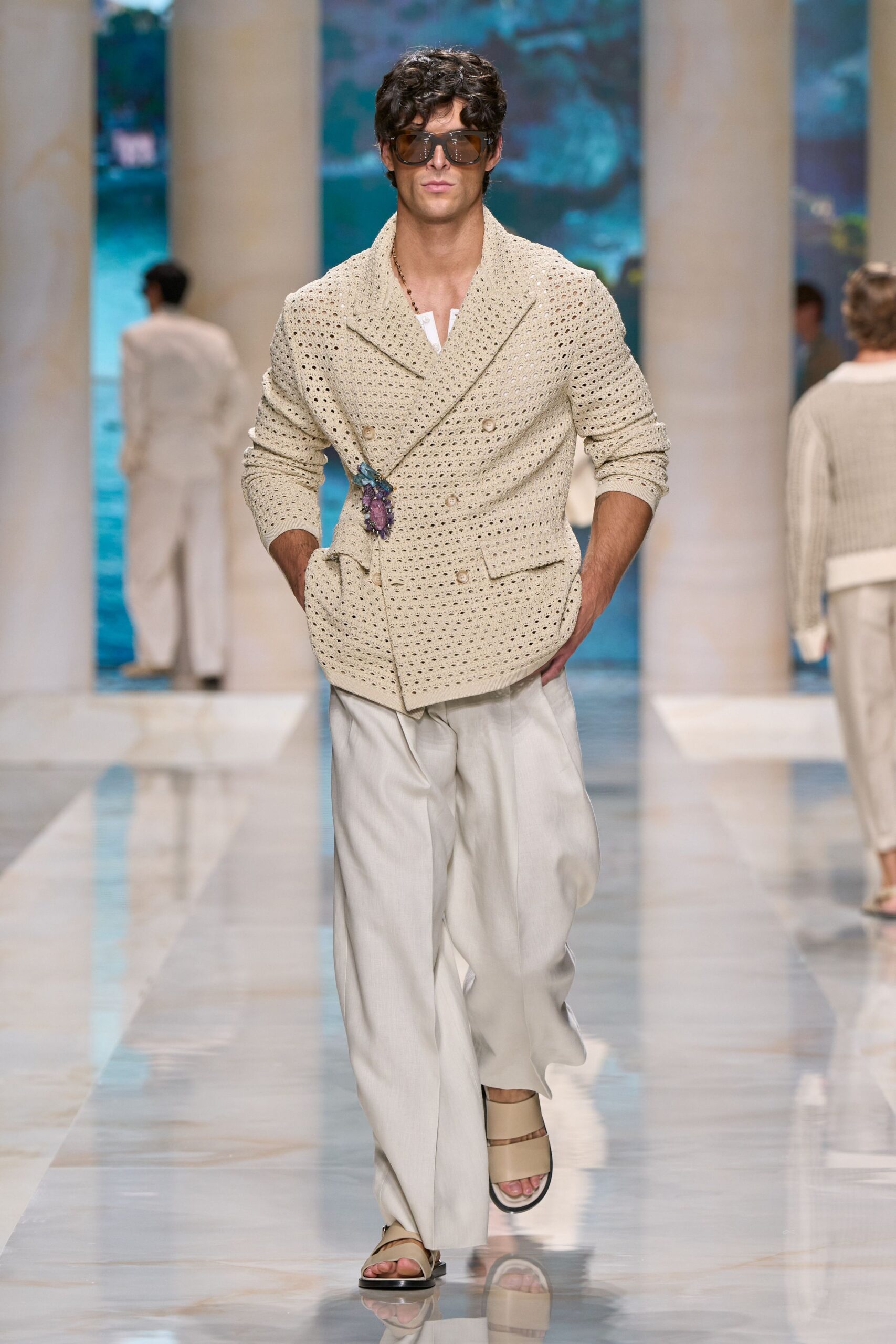 beige cotton long-sleeve collared relaxed buttoned layered jacket