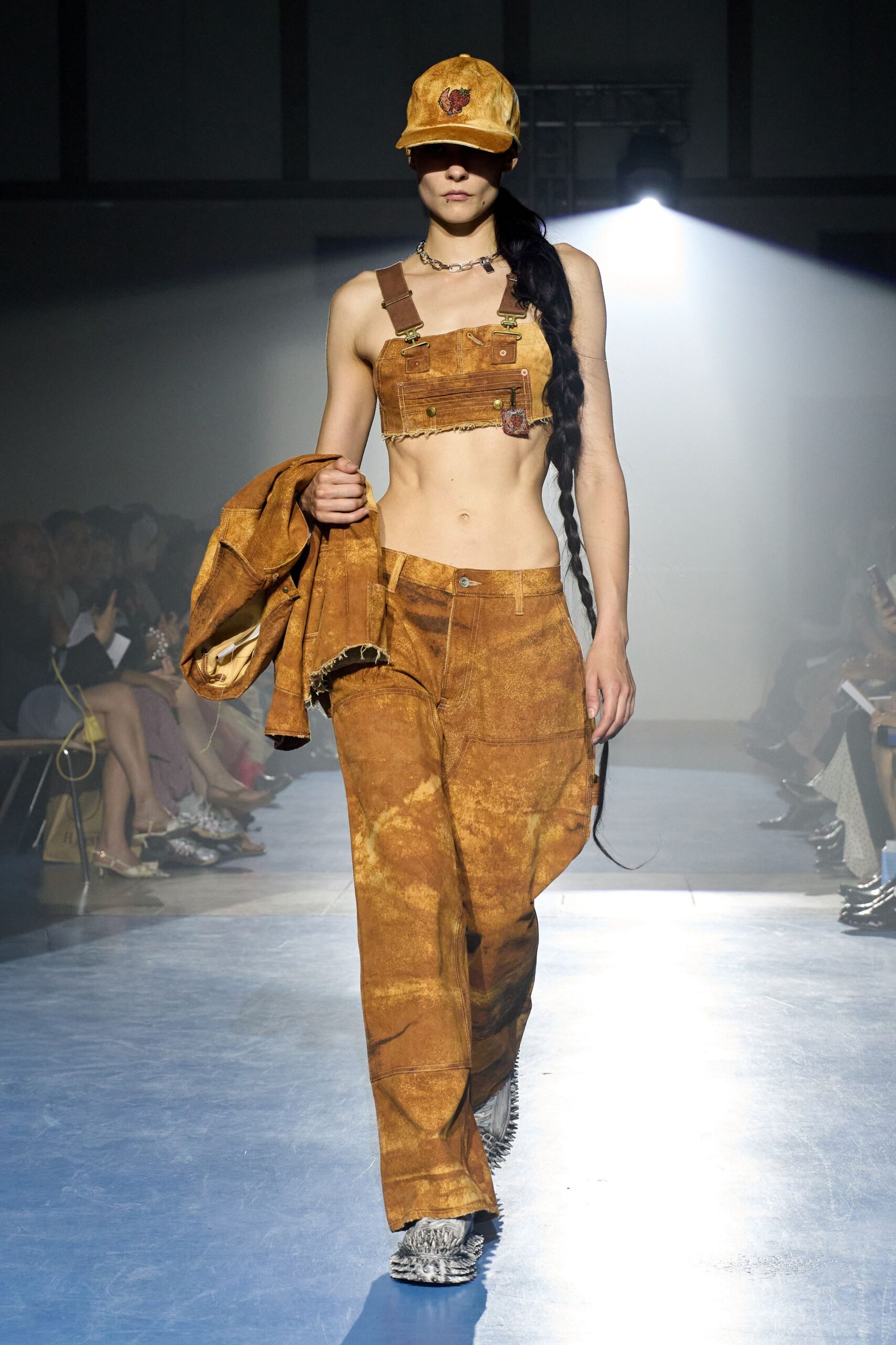 brown cotton sleeveless collared fitted buttoned cropped crop-top