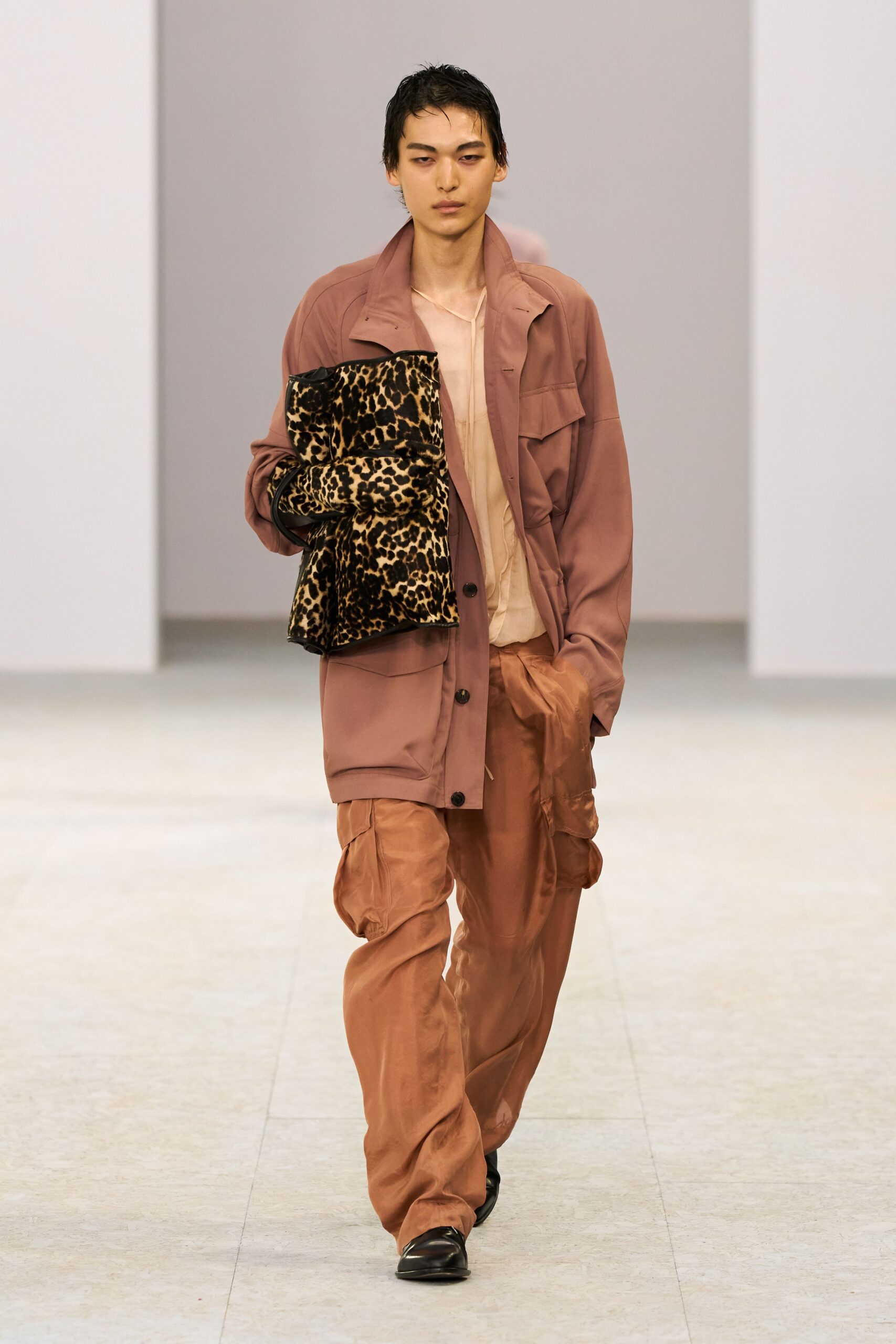 brown faux-fur animal-print bag