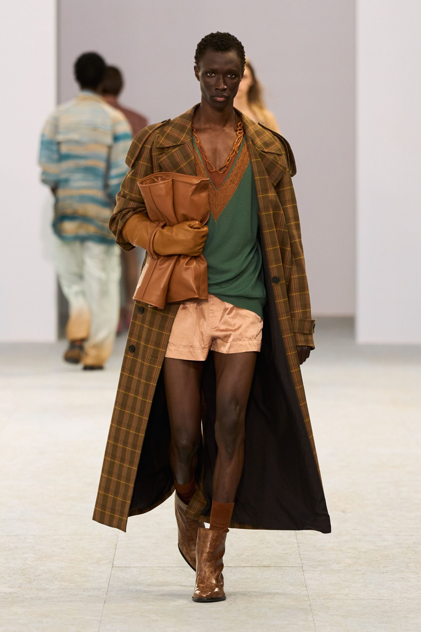 brown wool long-sleeve collared relaxed checked coat