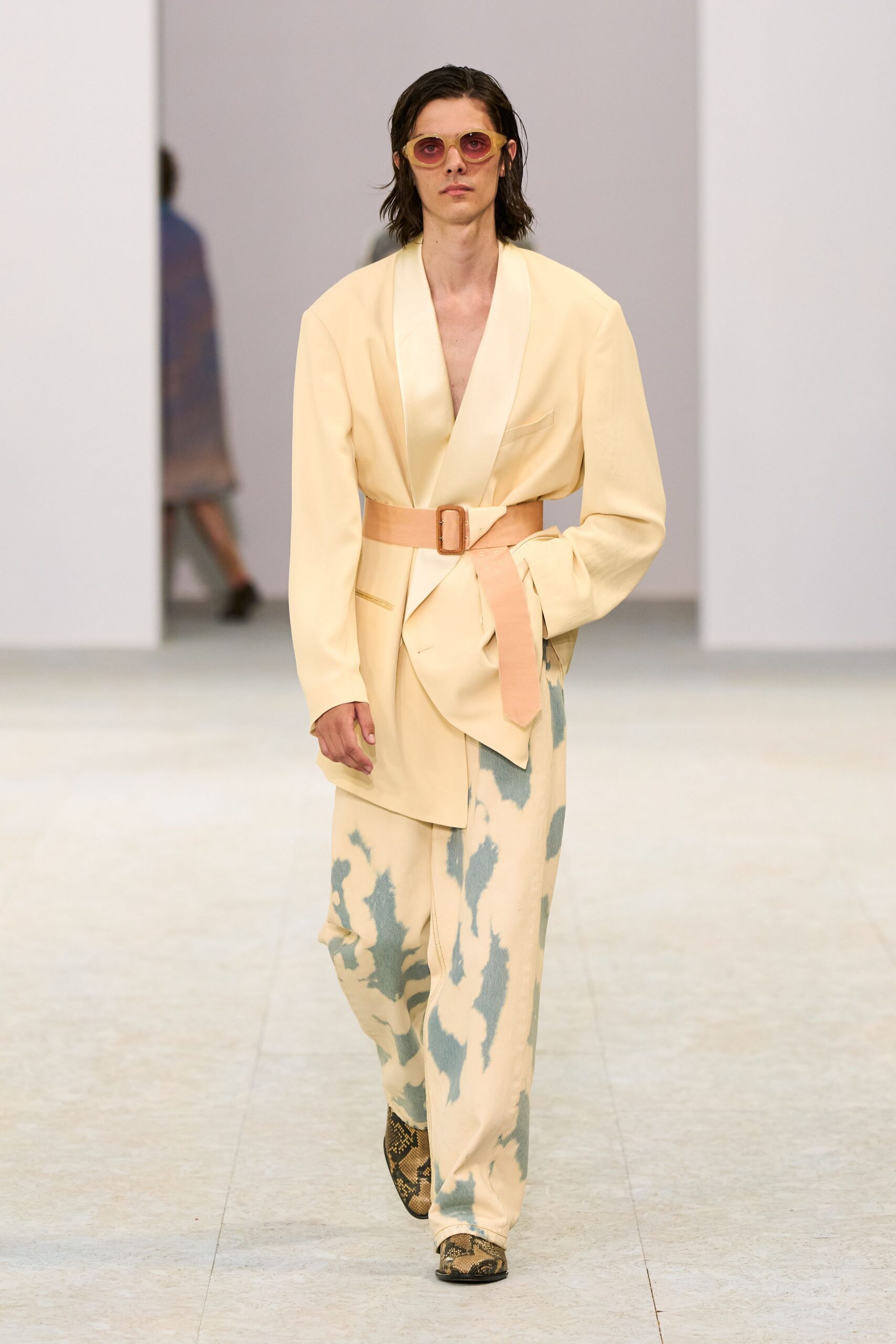 yellow cotton long-sleeve collared tailored belted blazer