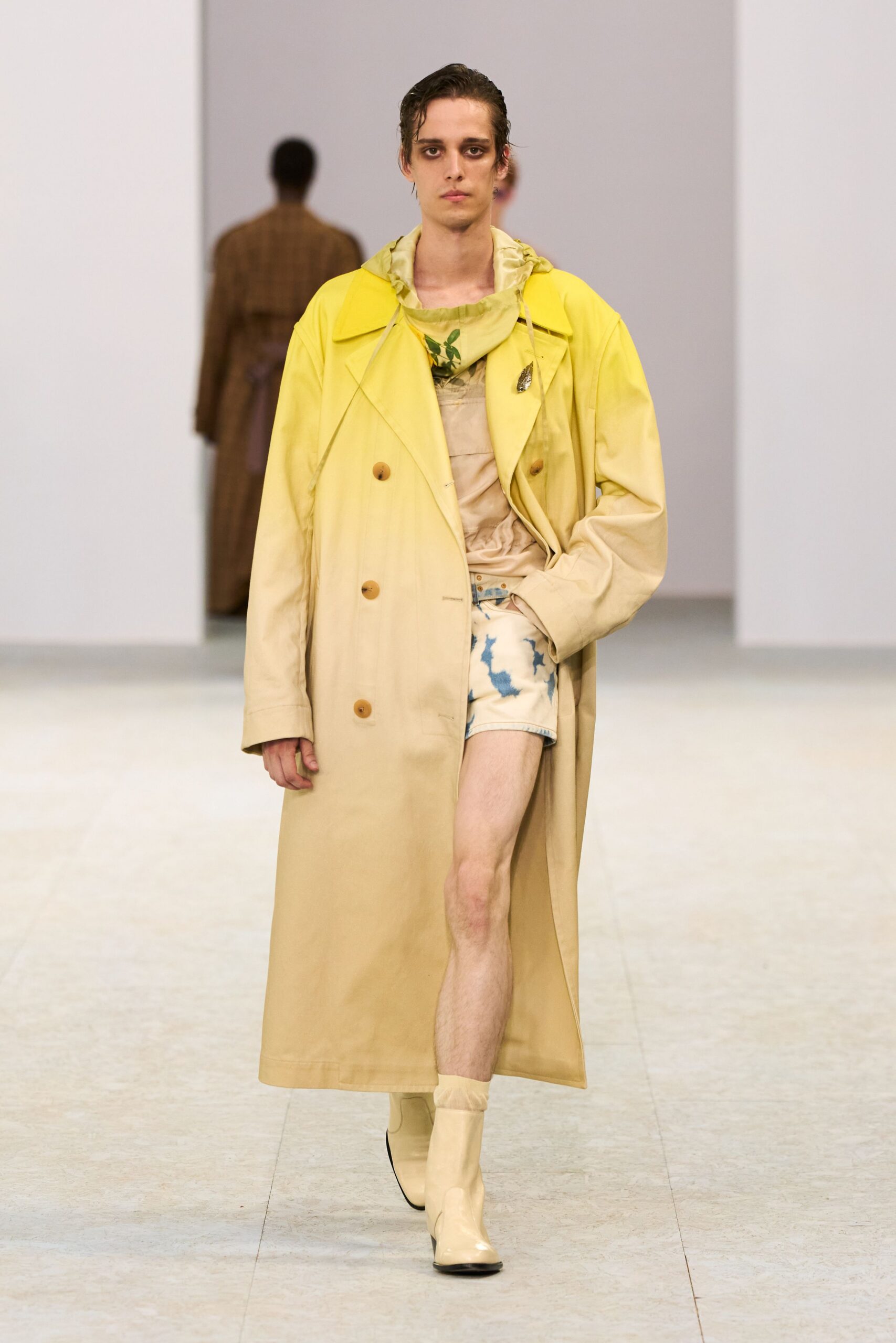 yellow cotton long-sleeve collared relaxed color-blocked coat