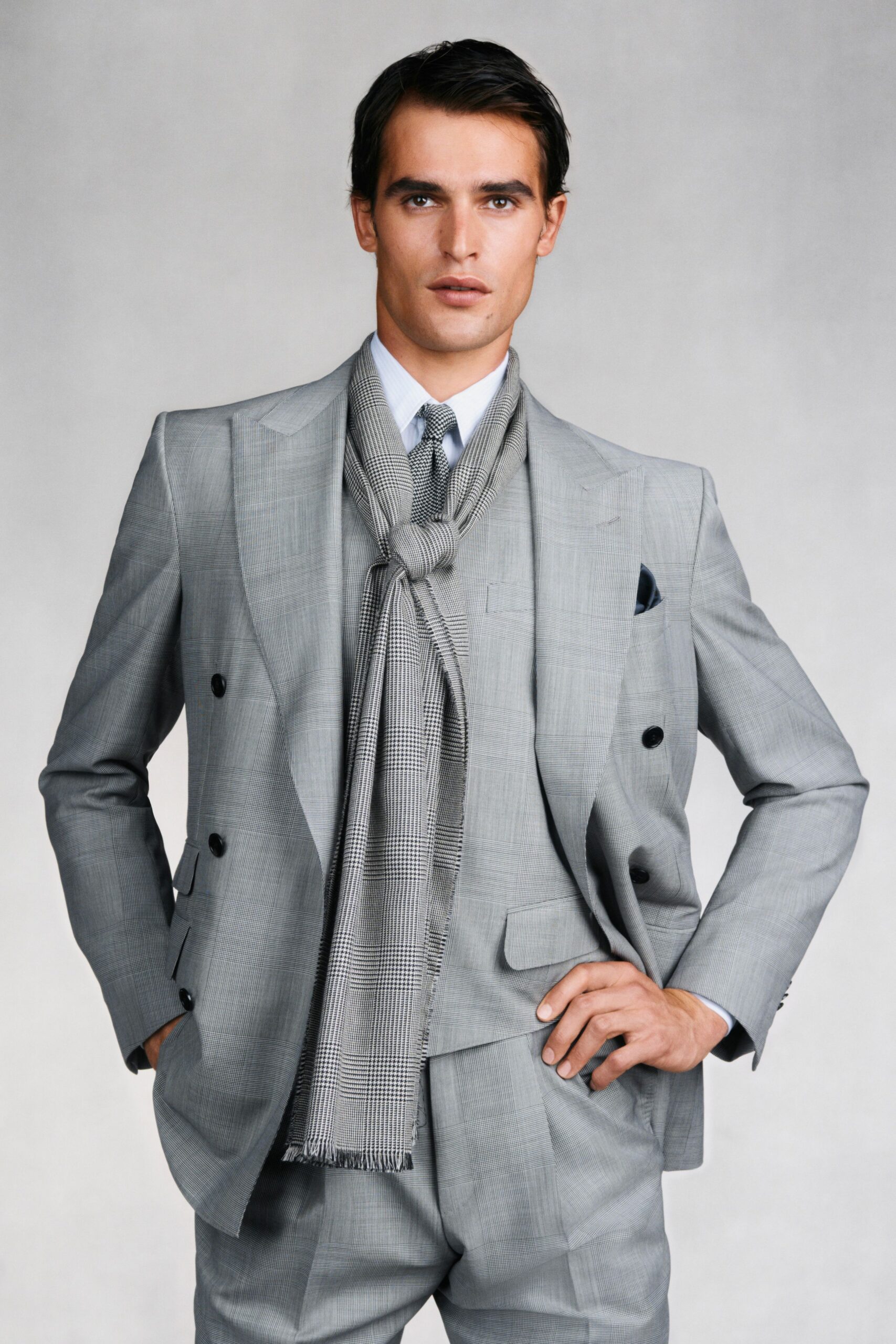 gray wool long-sleeve collared tailored checked buttoned suit