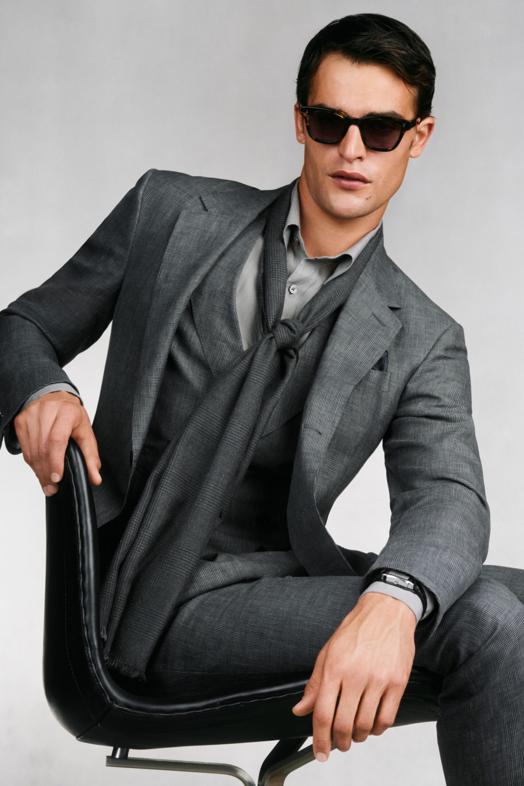 gray cotton long-sleeve collared fitted shirt
