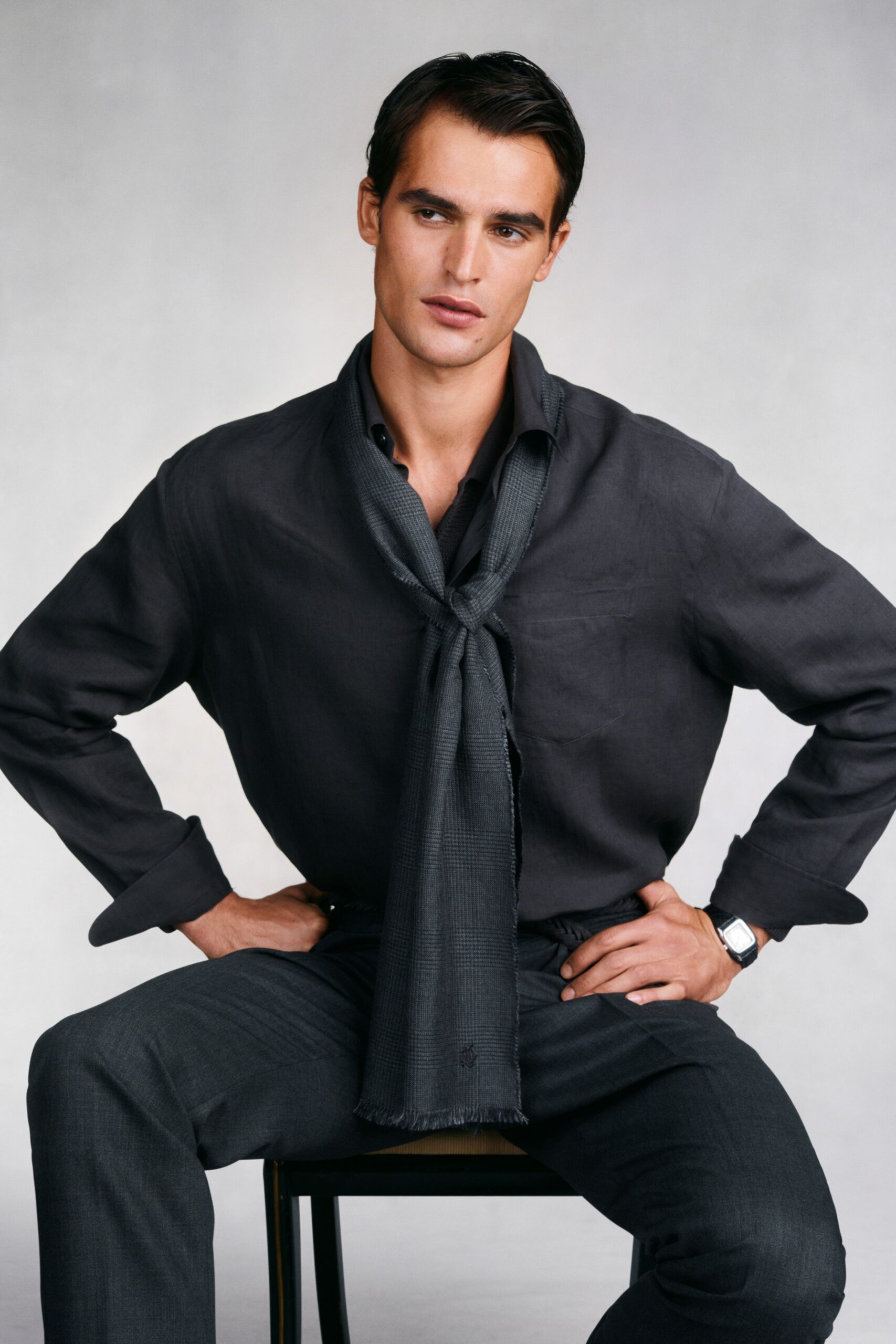 black cotton long-sleeve collared relaxed shirt