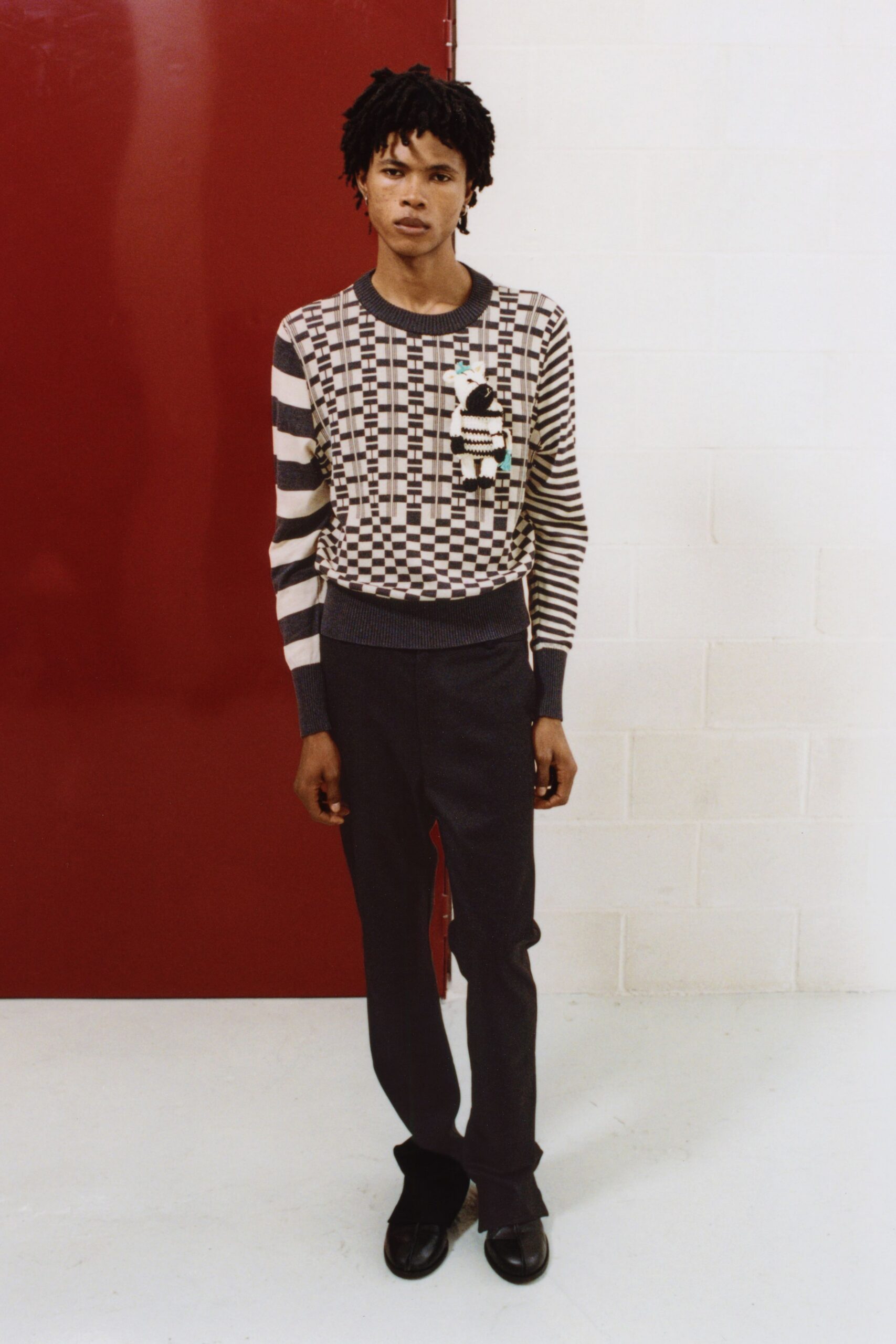 gray cotton long-sleeve collared fitted checked embroidered sweater