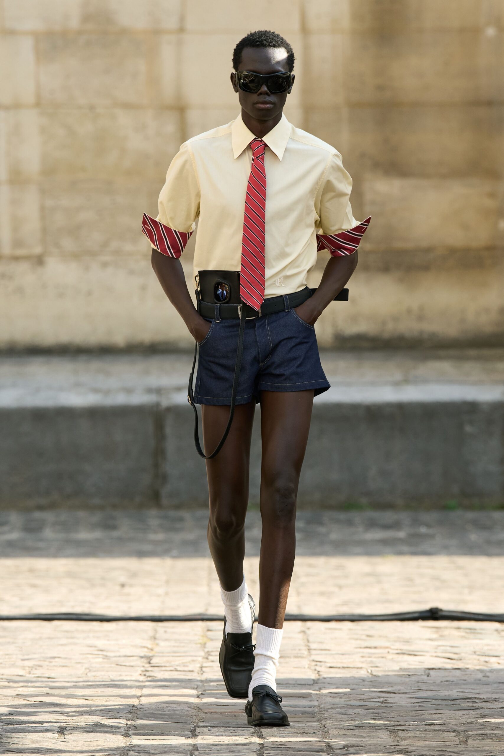 yellow cotton short-sleeve collared fitted shirt