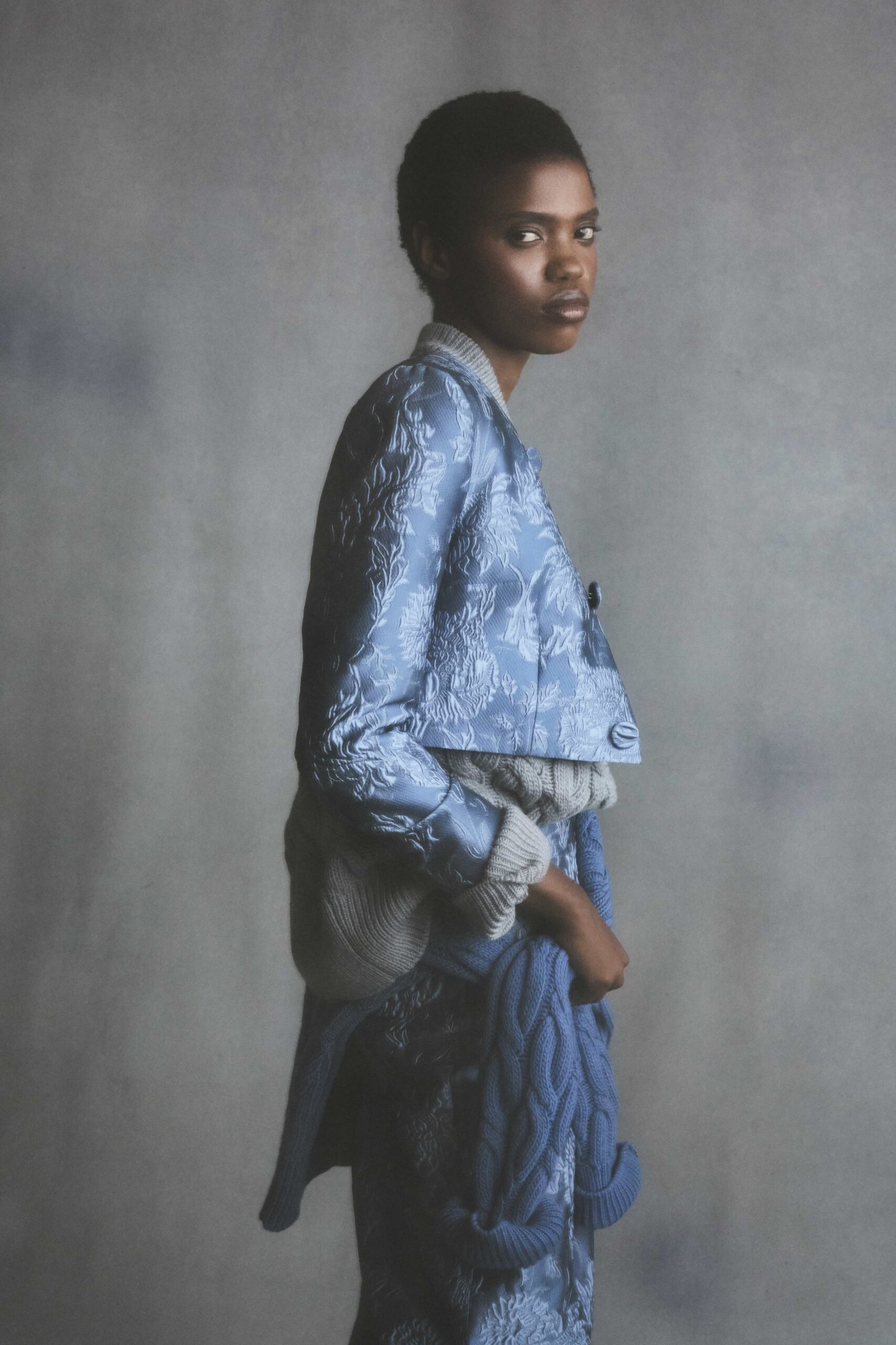 blue silk long-sleeve collared fitted embroidered jacket