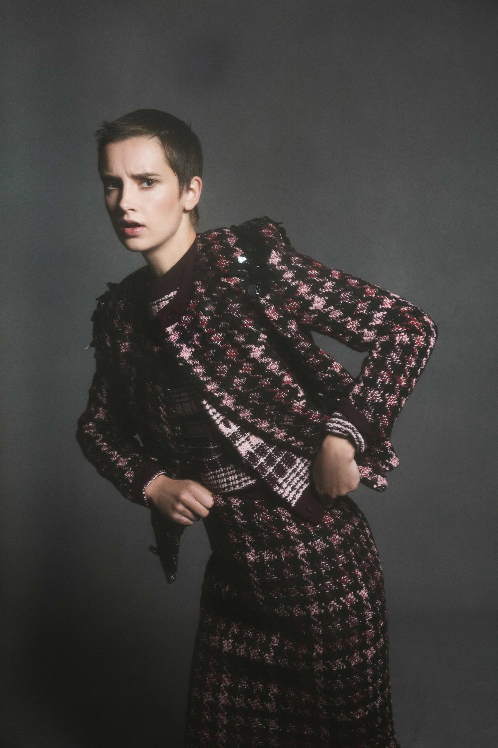 black tweed long-sleeve collared fitted buttoned fringed jacket