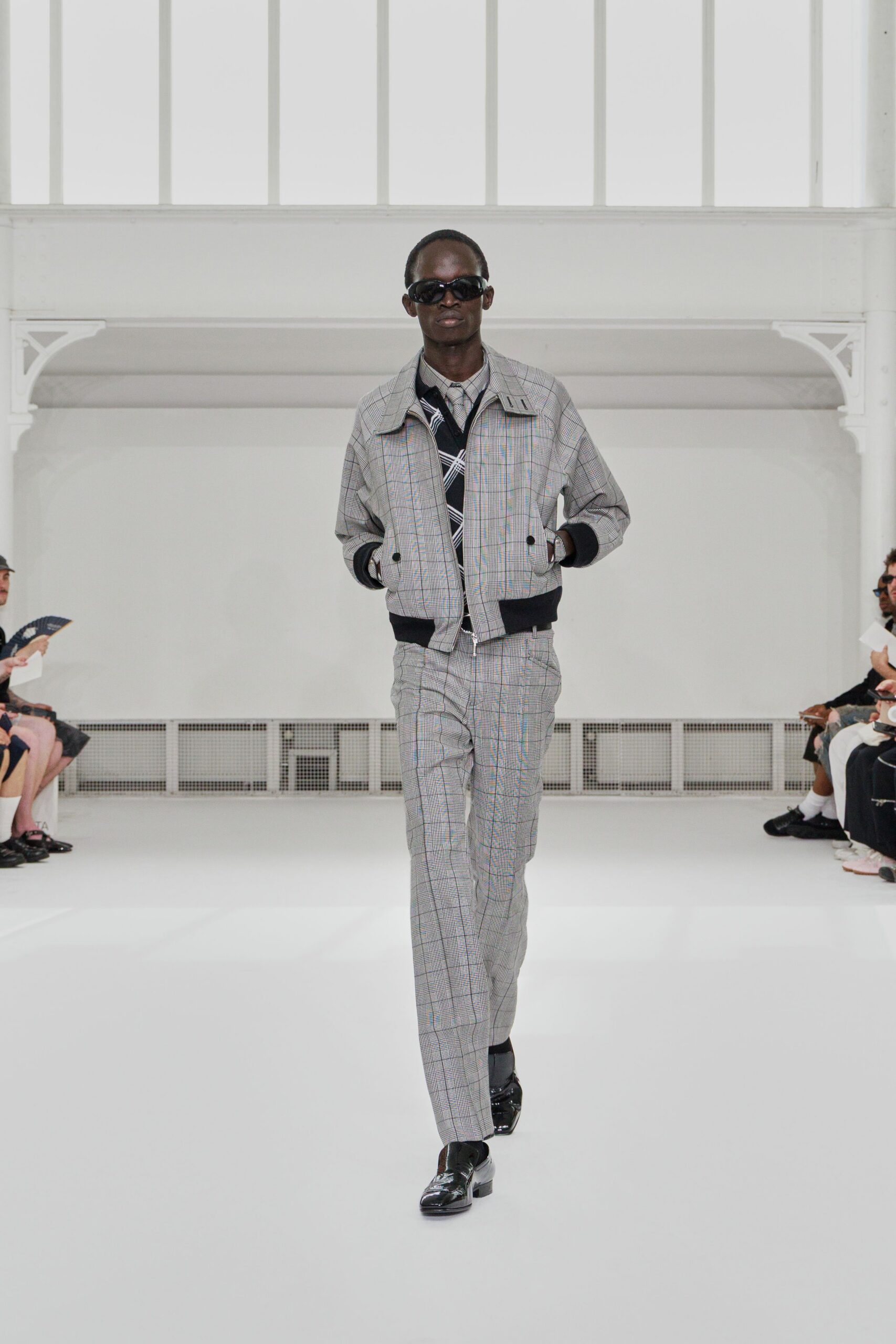 gray cotton long-sleeve collared fitted checked jacket
