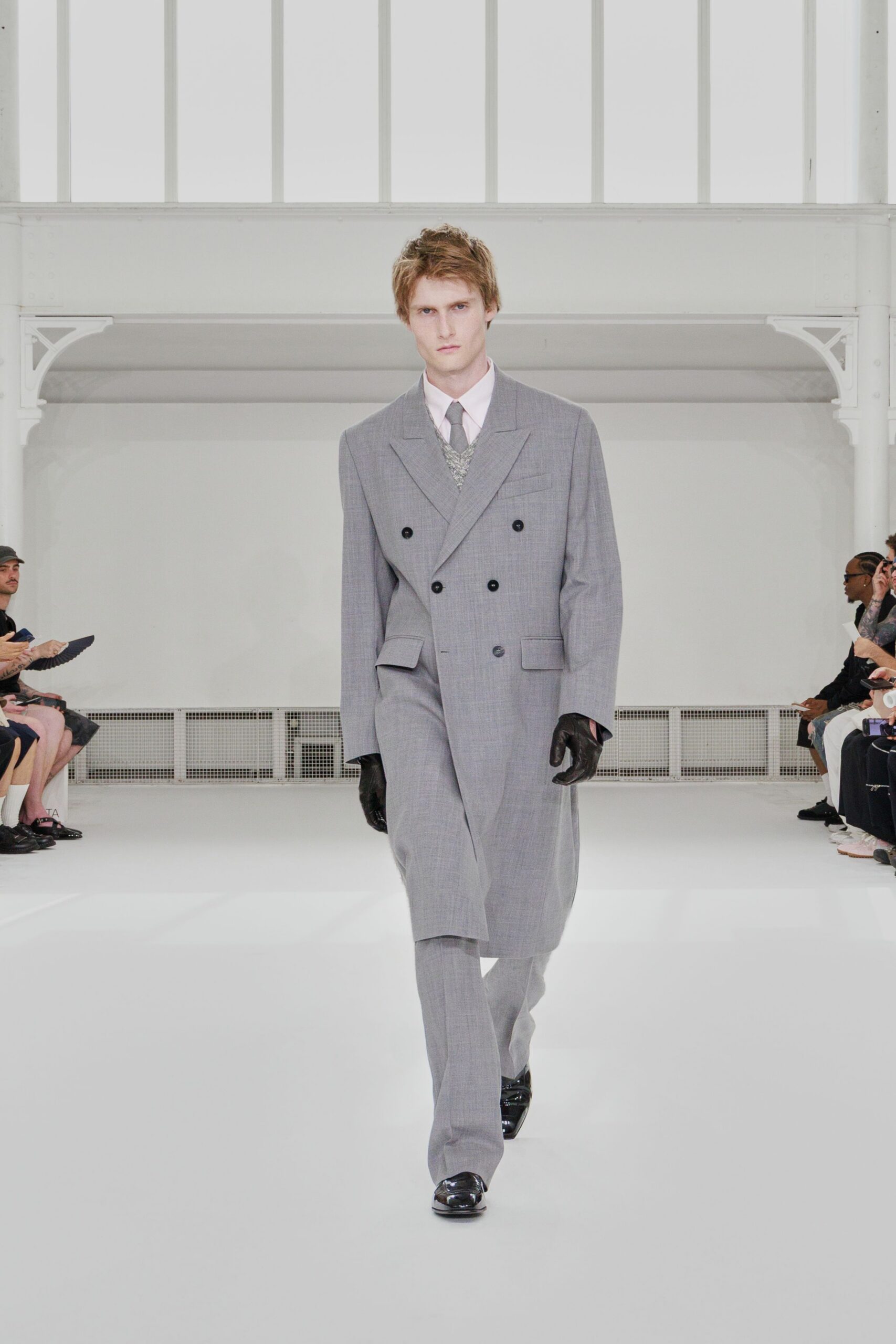gray wool long-sleeve collared tailored buttoned suit