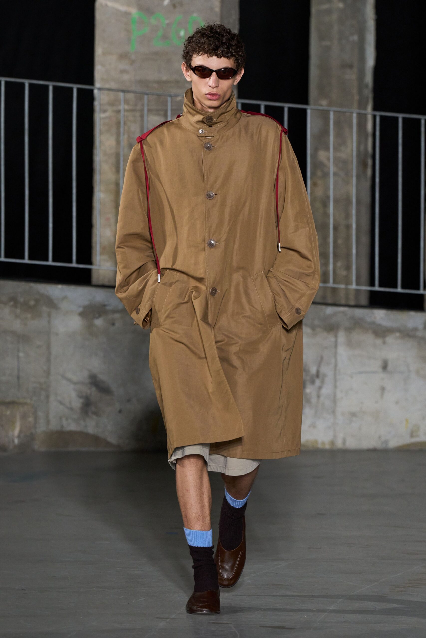 brown cotton long-sleeve collared relaxed buttoned coat