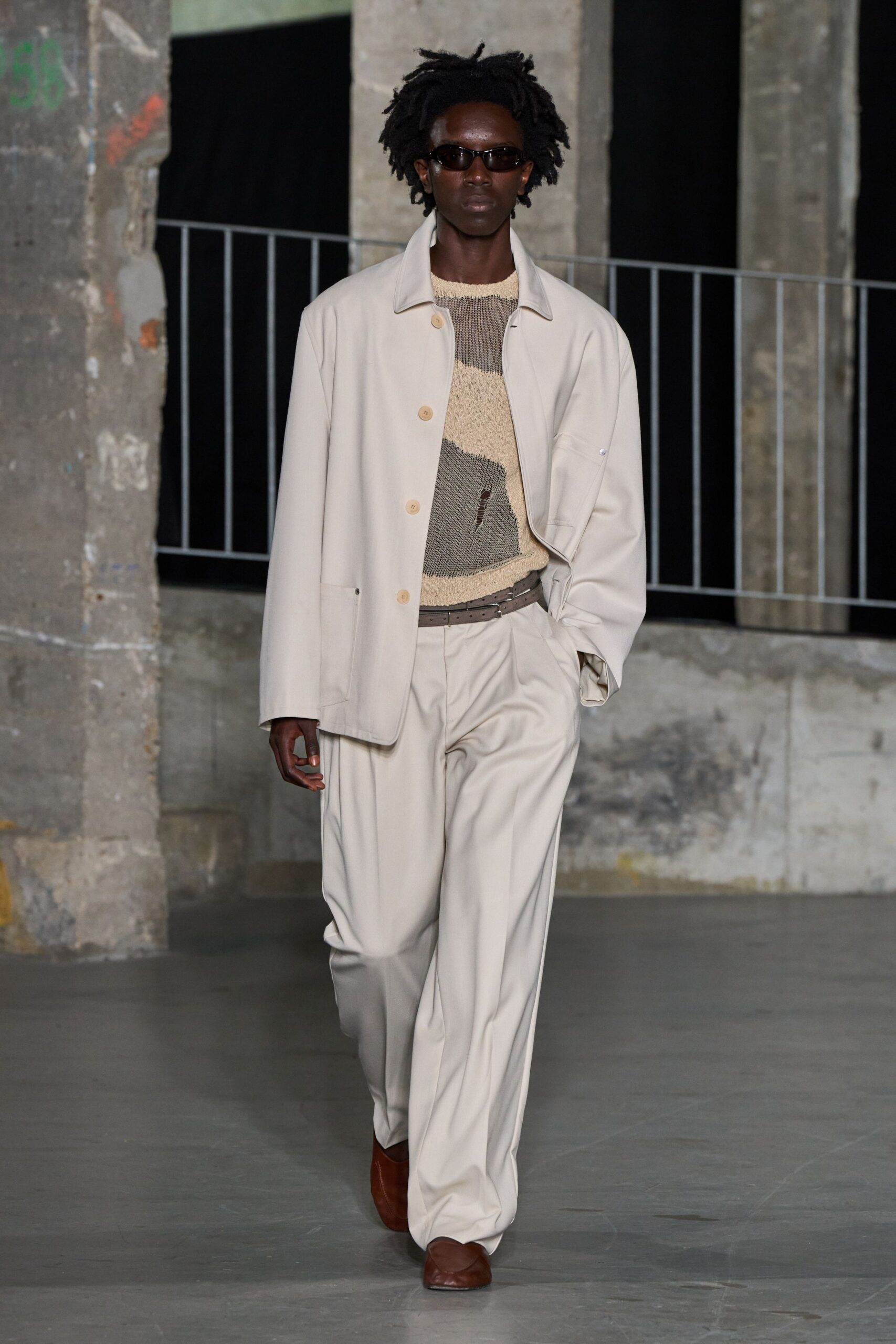 white cotton long-sleeve collared relaxed buttoned jacket