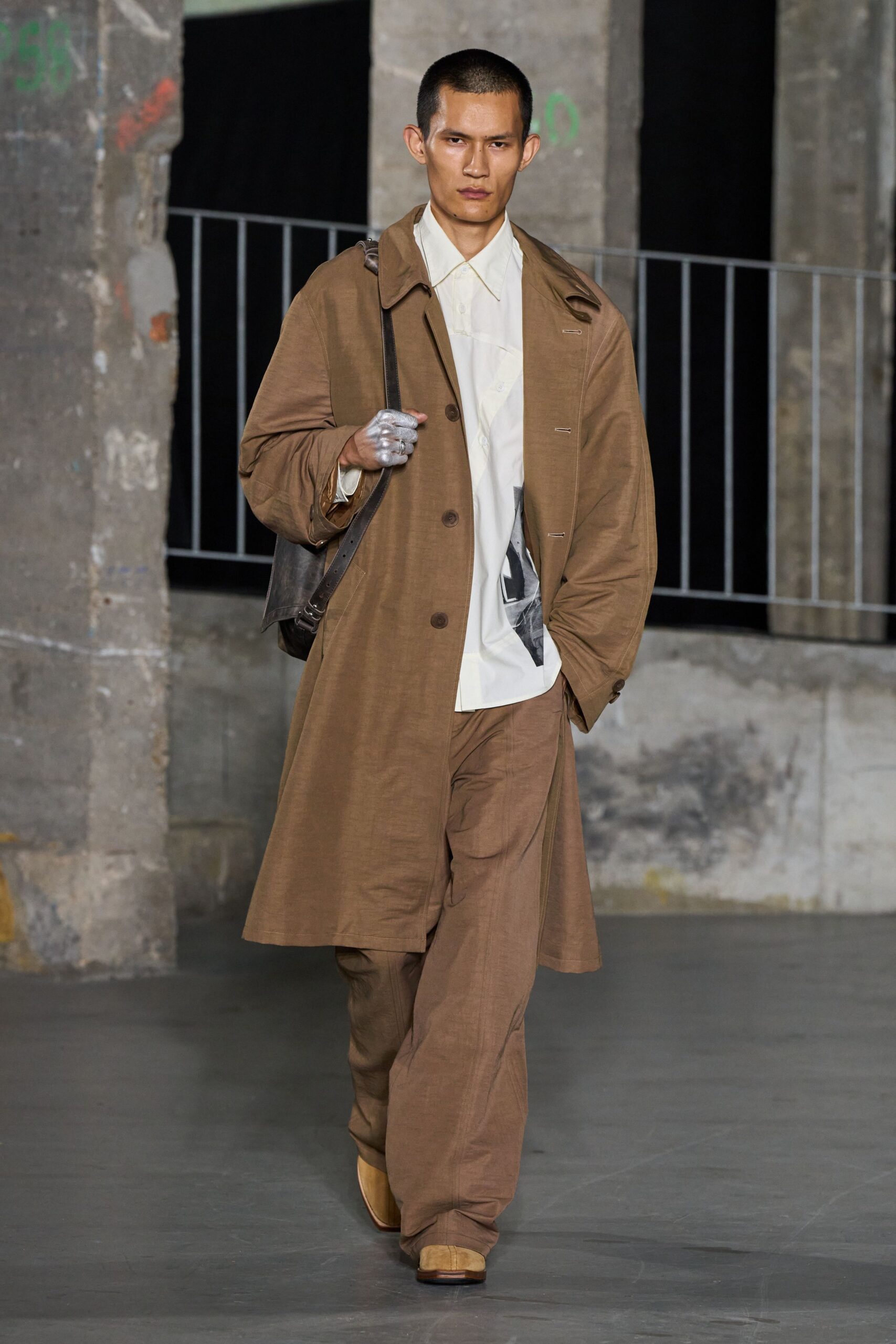 brown cotton long-sleeve collared relaxed buttoned coat