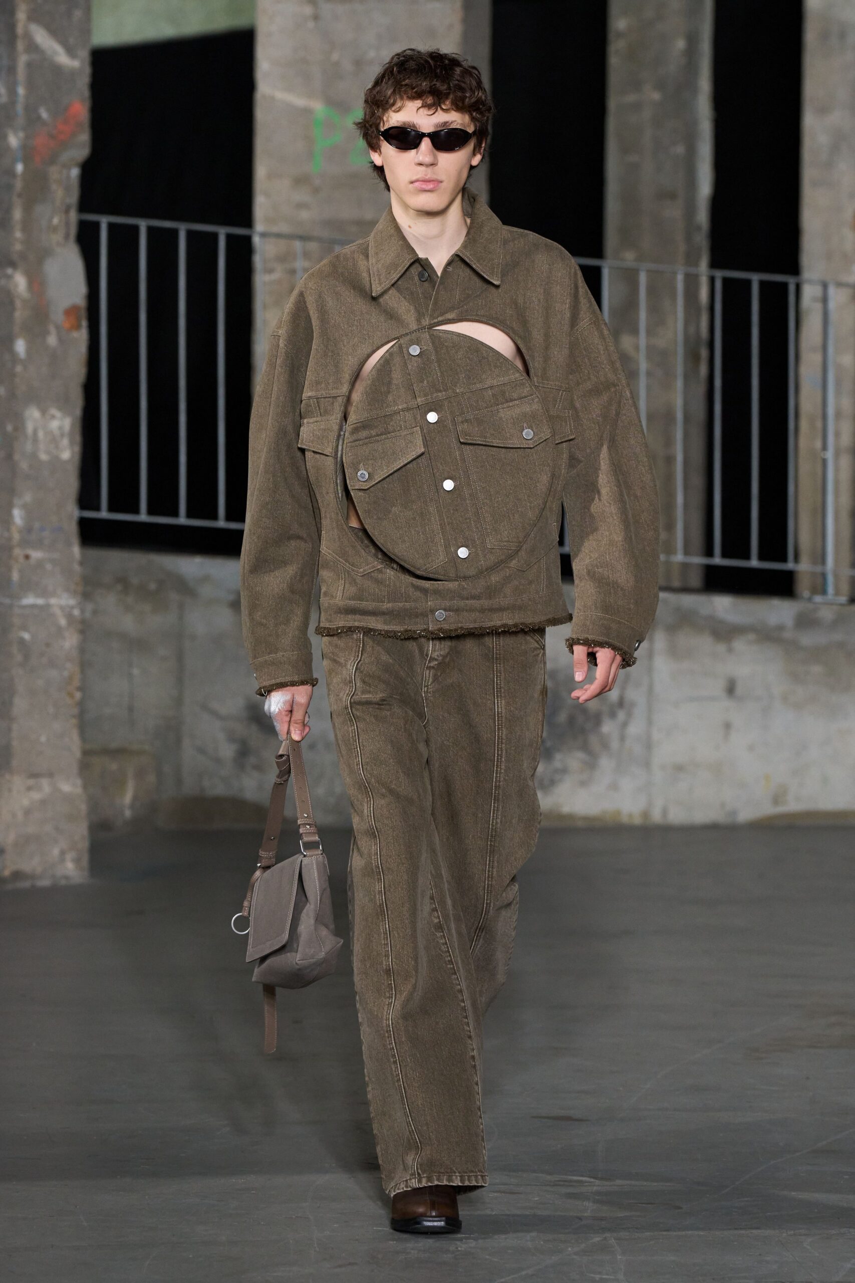 brown denim long-sleeve collared oversized buttoned jacket