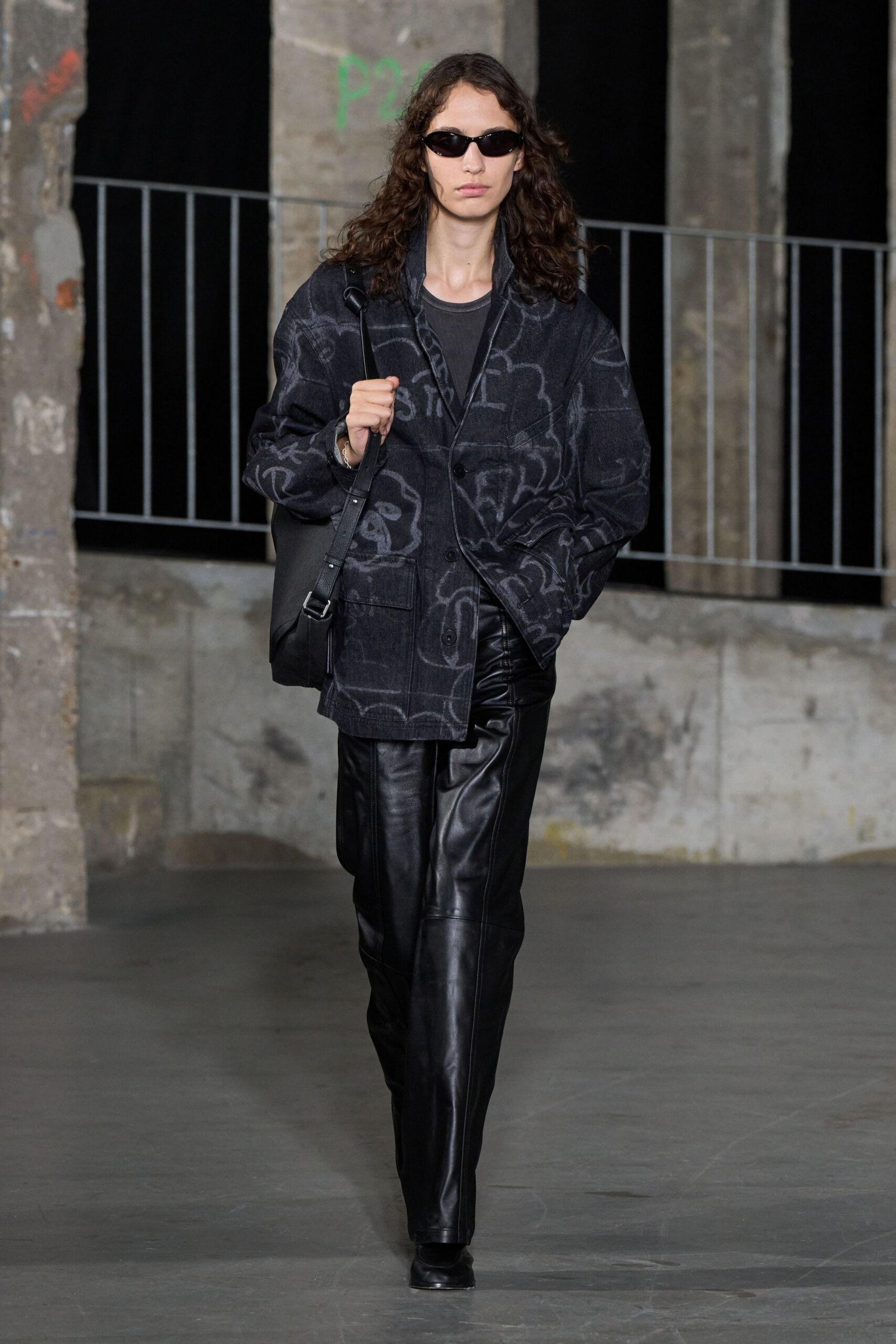black wool long-sleeve collared relaxed printed jacket
