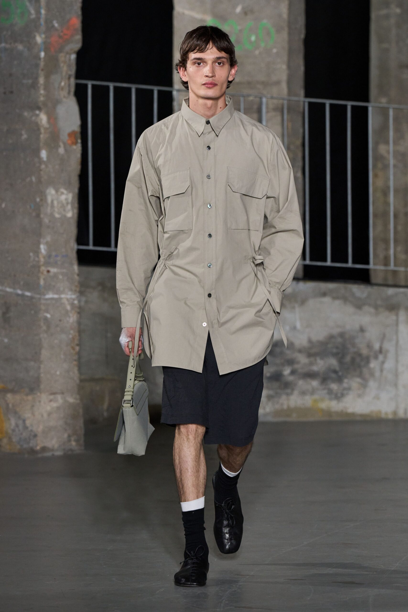 beige cotton long-sleeve collared relaxed buttoned pockets shirt