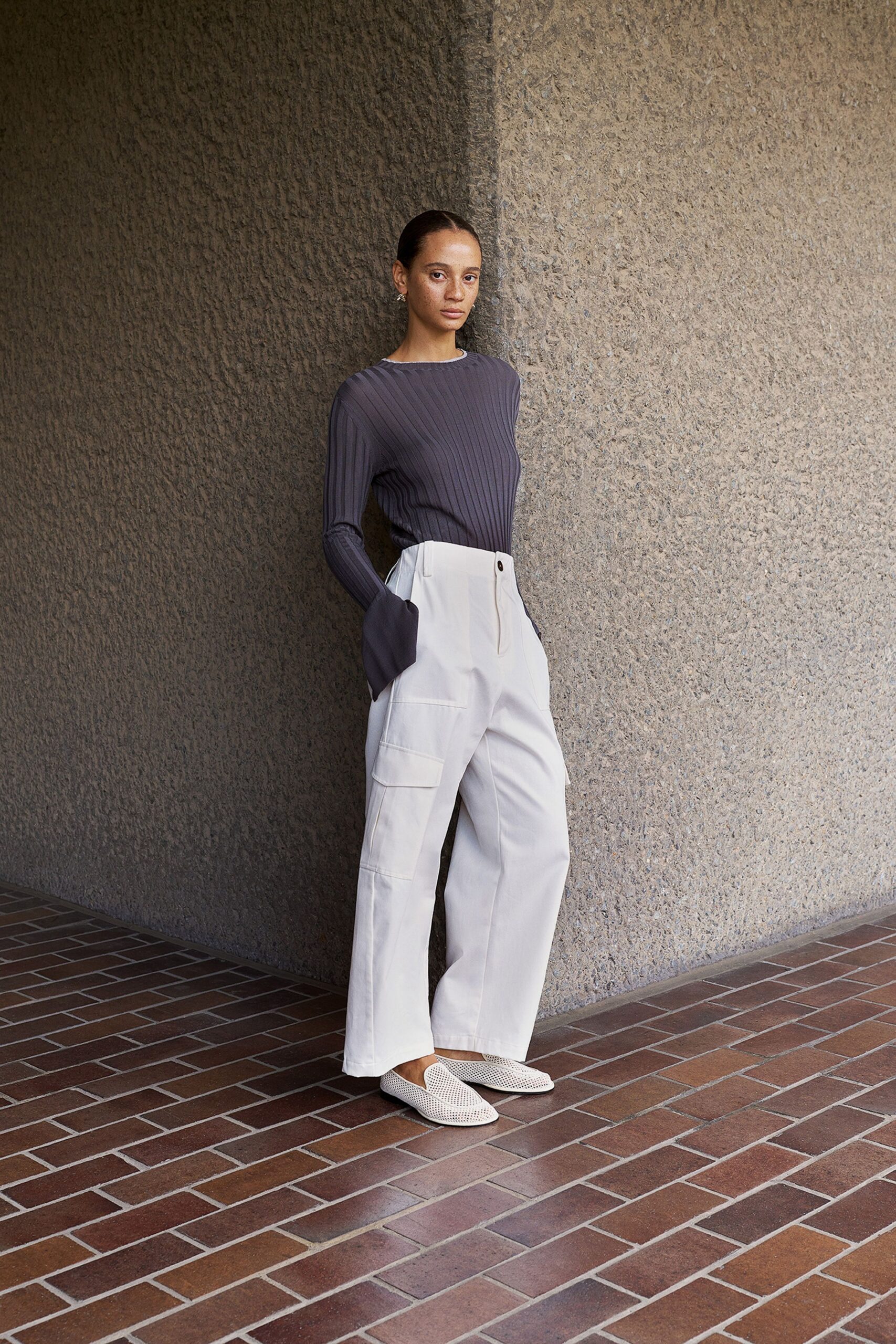 gray cotton long-sleeve scoop-neck fitted ribbed top