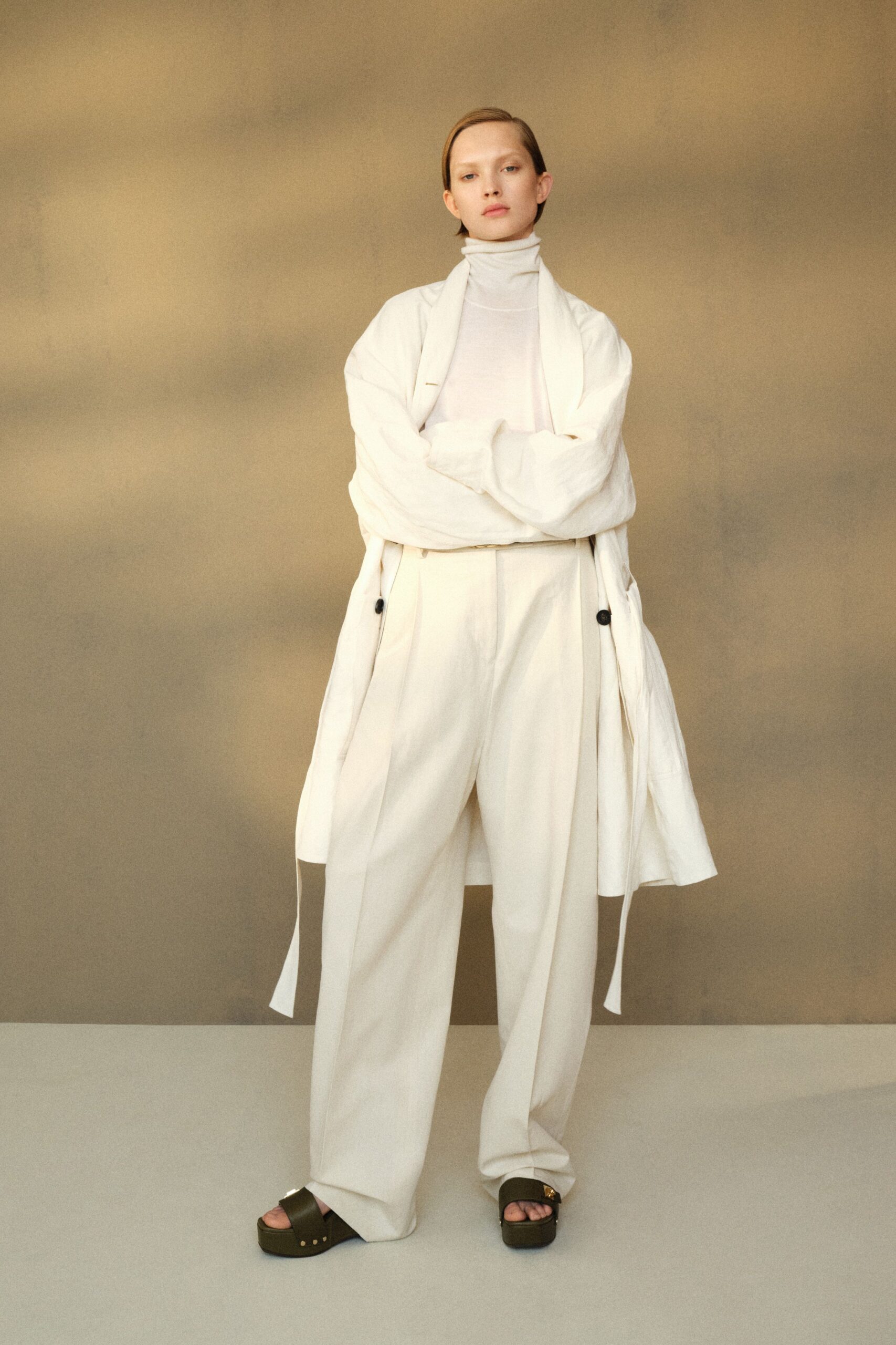 white cotton turtleneck long-sleeve fitted top