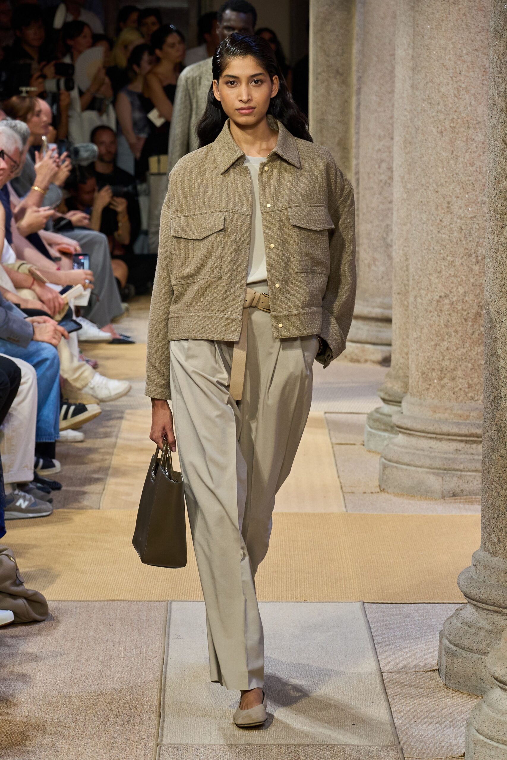 beige cotton long-sleeve collared relaxed buttoned jacket
