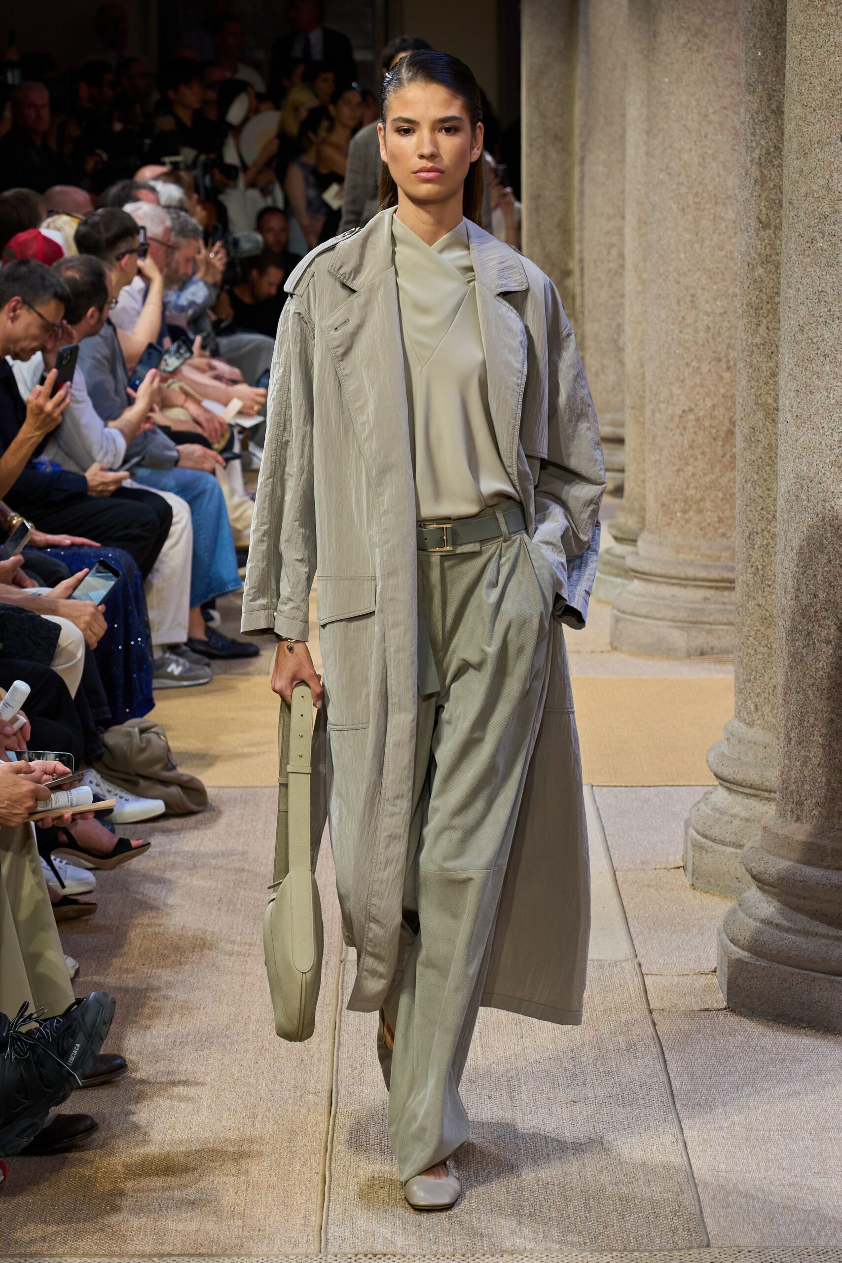 gray cotton long-sleeve collared relaxed buttoned coat