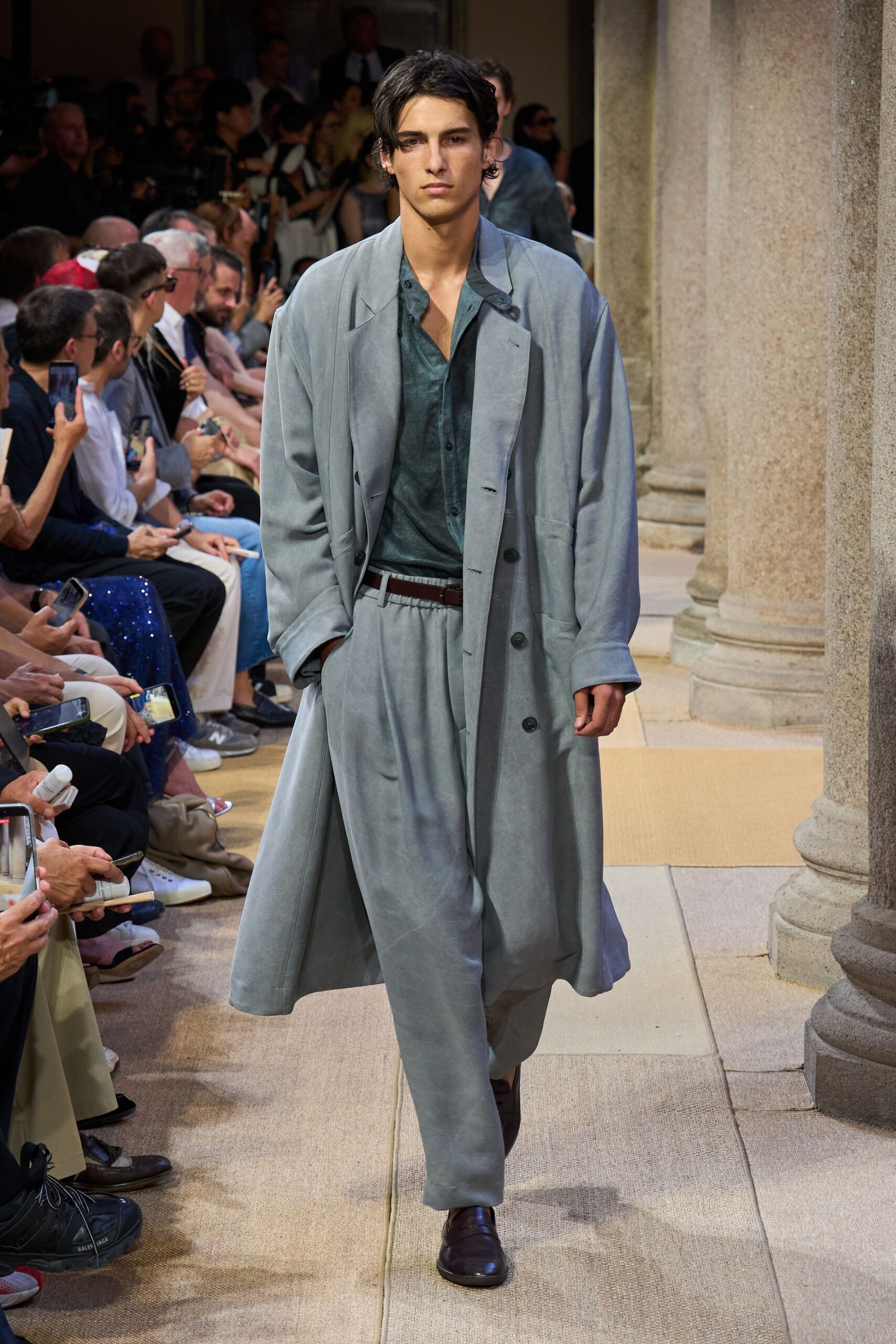 gray cotton long-sleeve collared relaxed buttoned coat