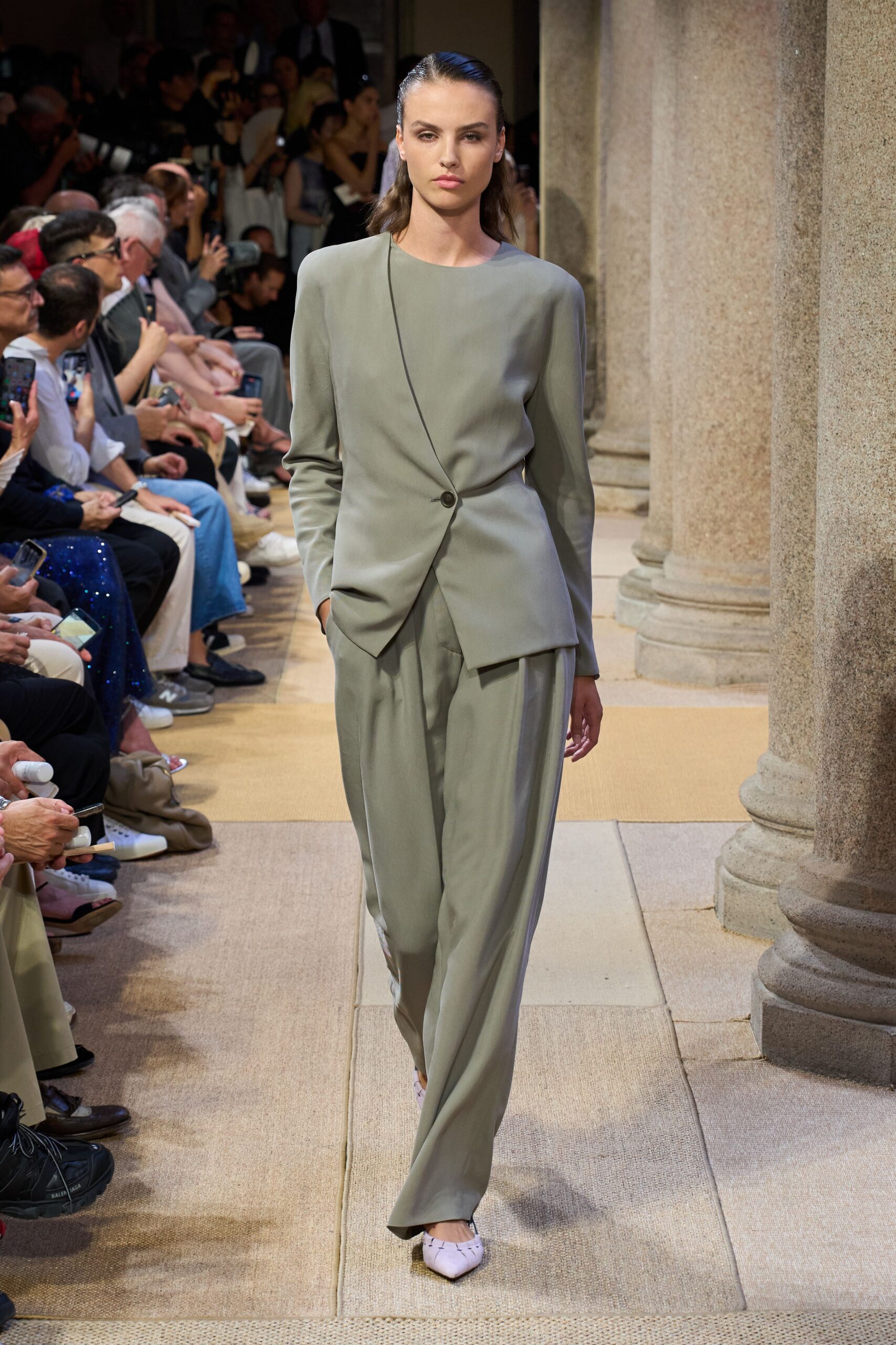 gray cotton long-sleeve collared tailored buttoned straight-leg suit
