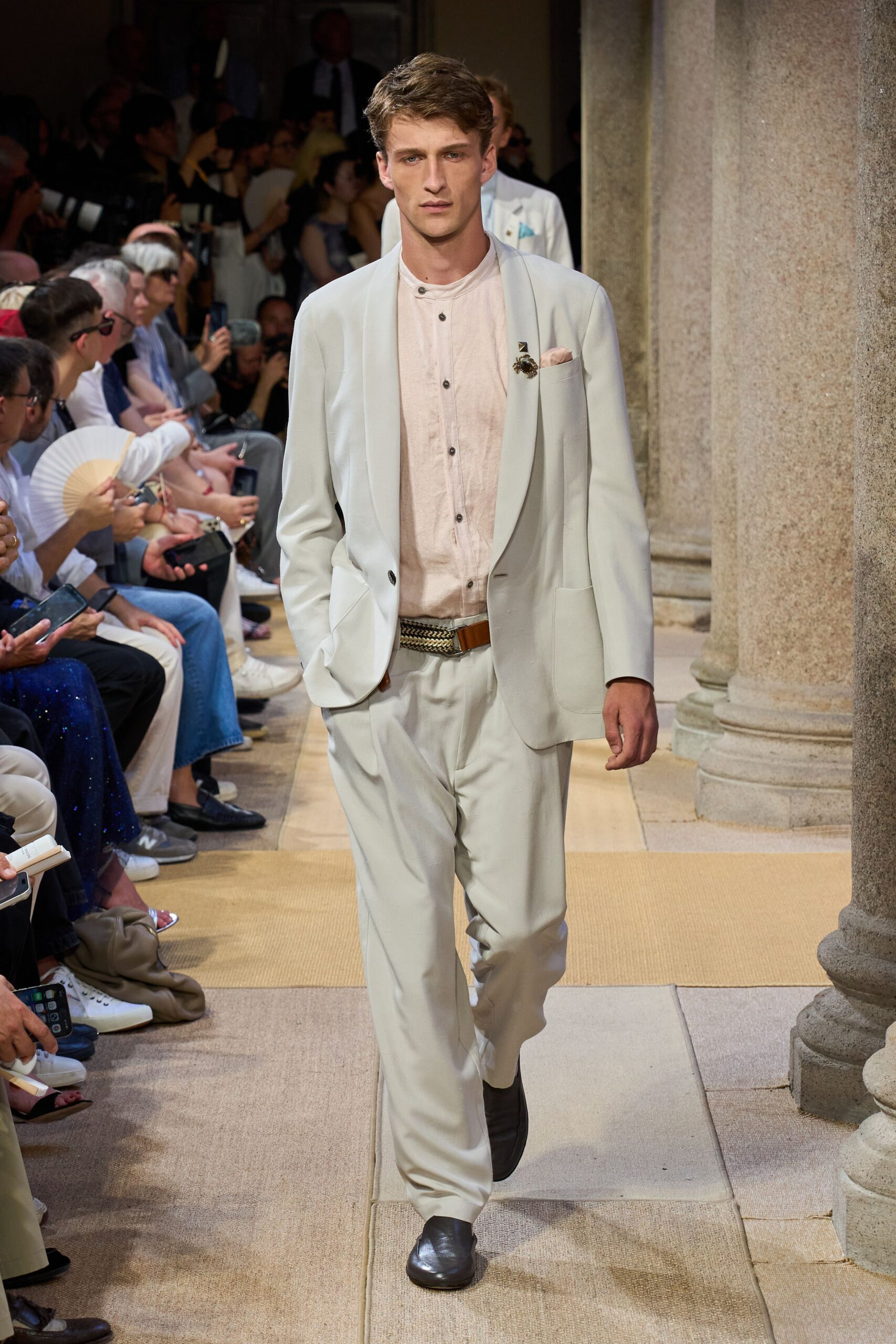white cotton long-sleeve collared tailored buttoned suit