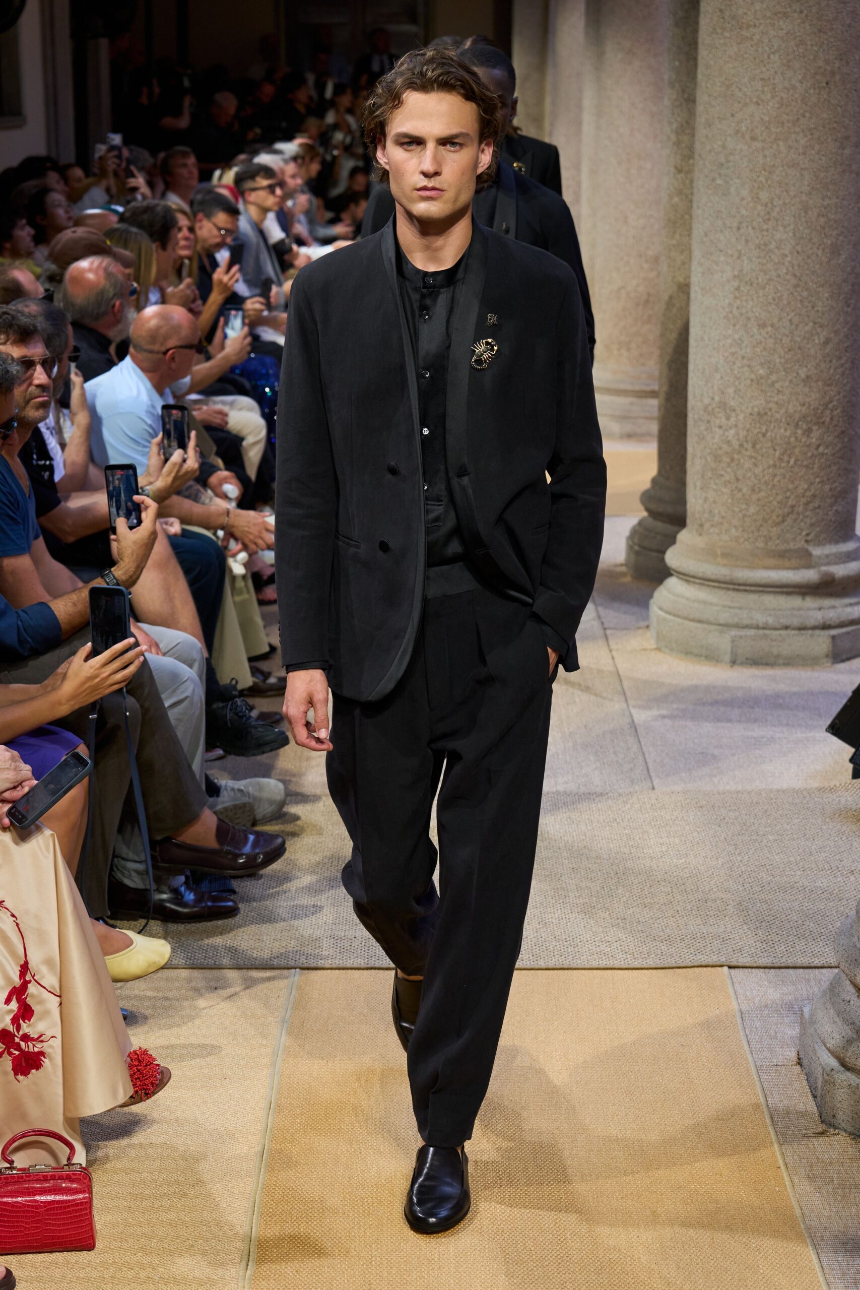 black cotton long-sleeve collared tailored buttoned suit