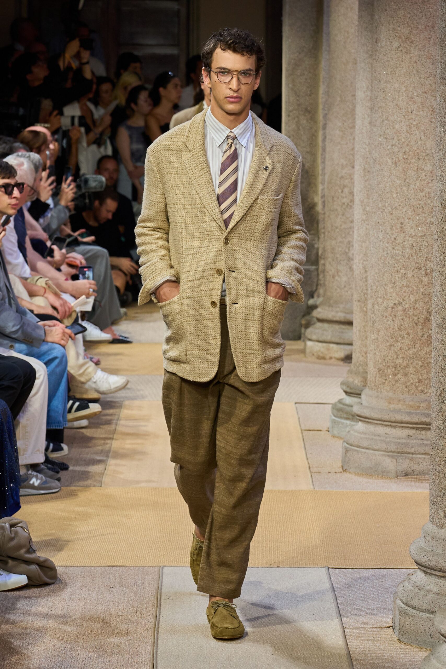 beige tweed long-sleeve collared tailored buttoned blazer