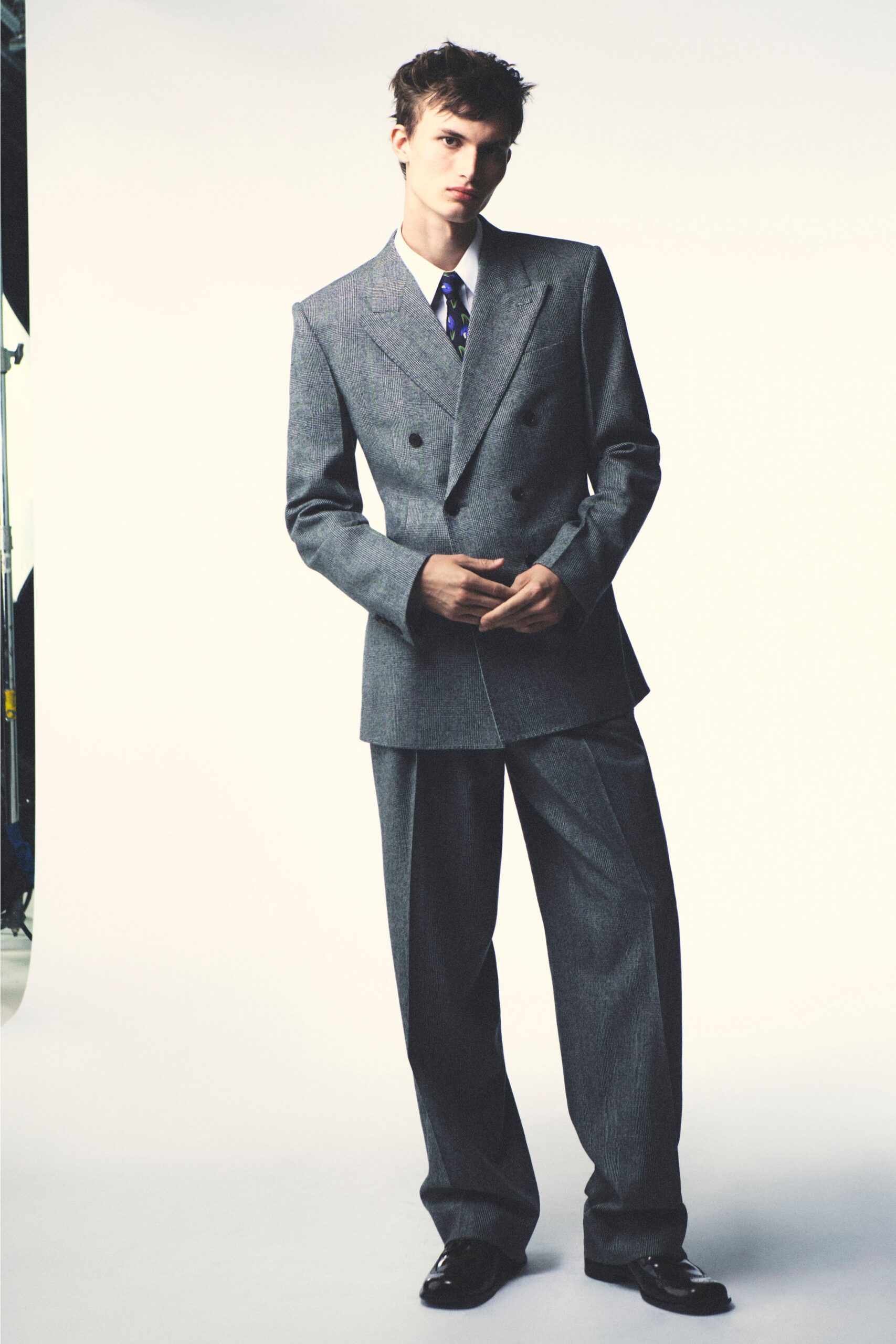 gray wool long-sleeve collared tailored buttoned straight-leg suit