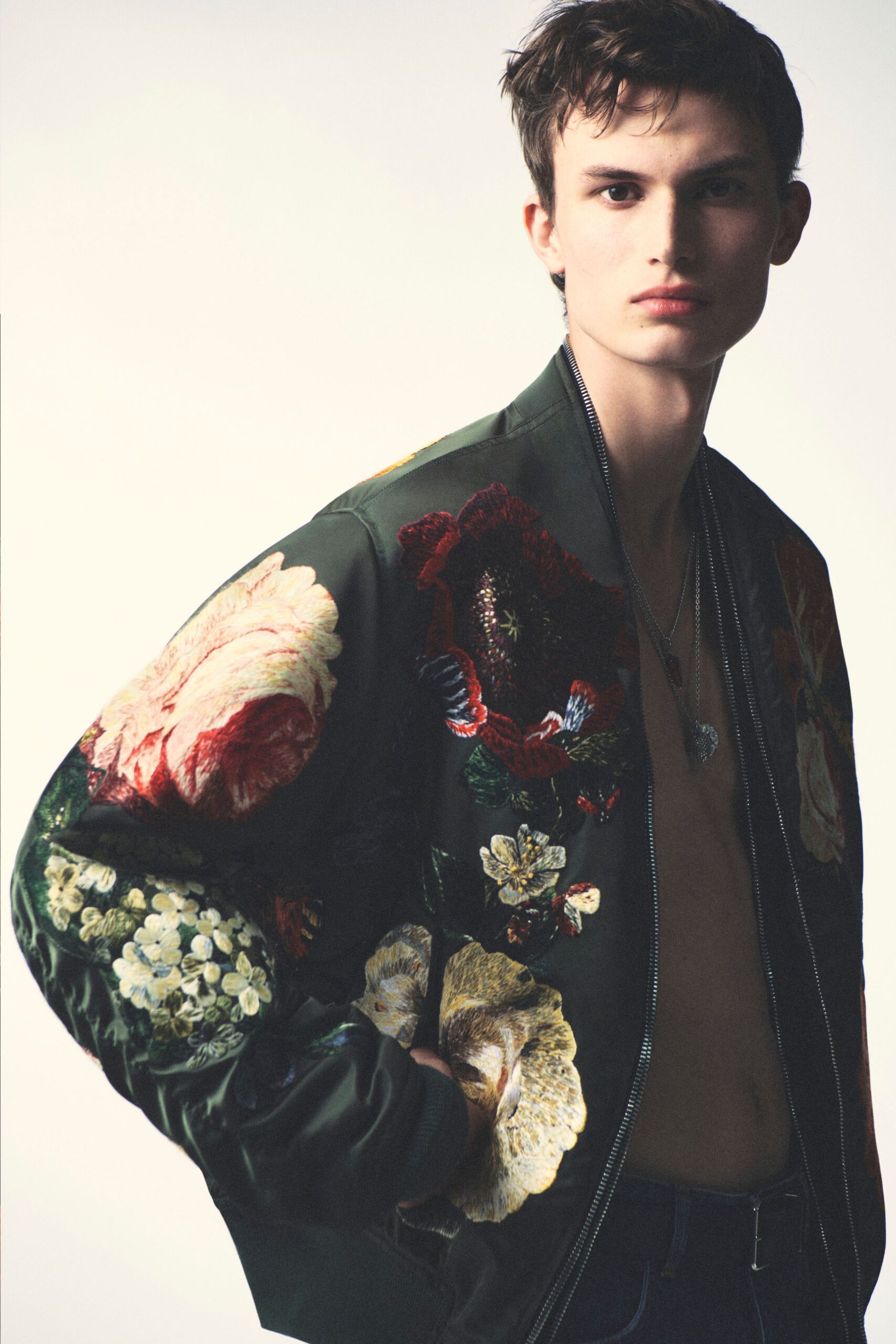 green silk long-sleeve collared fitted embroidered jacket