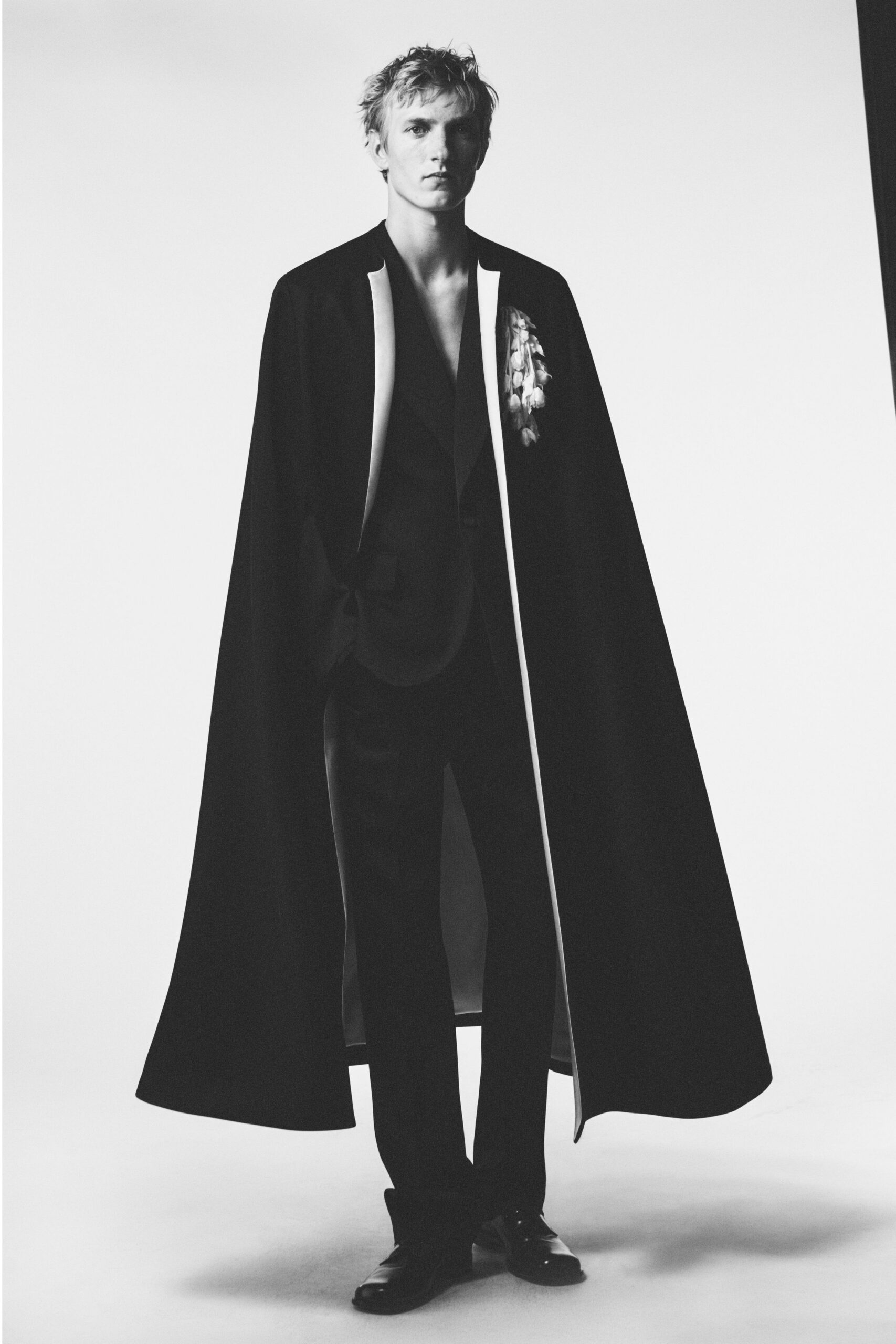 black wool long-sleeve collared tailored suit