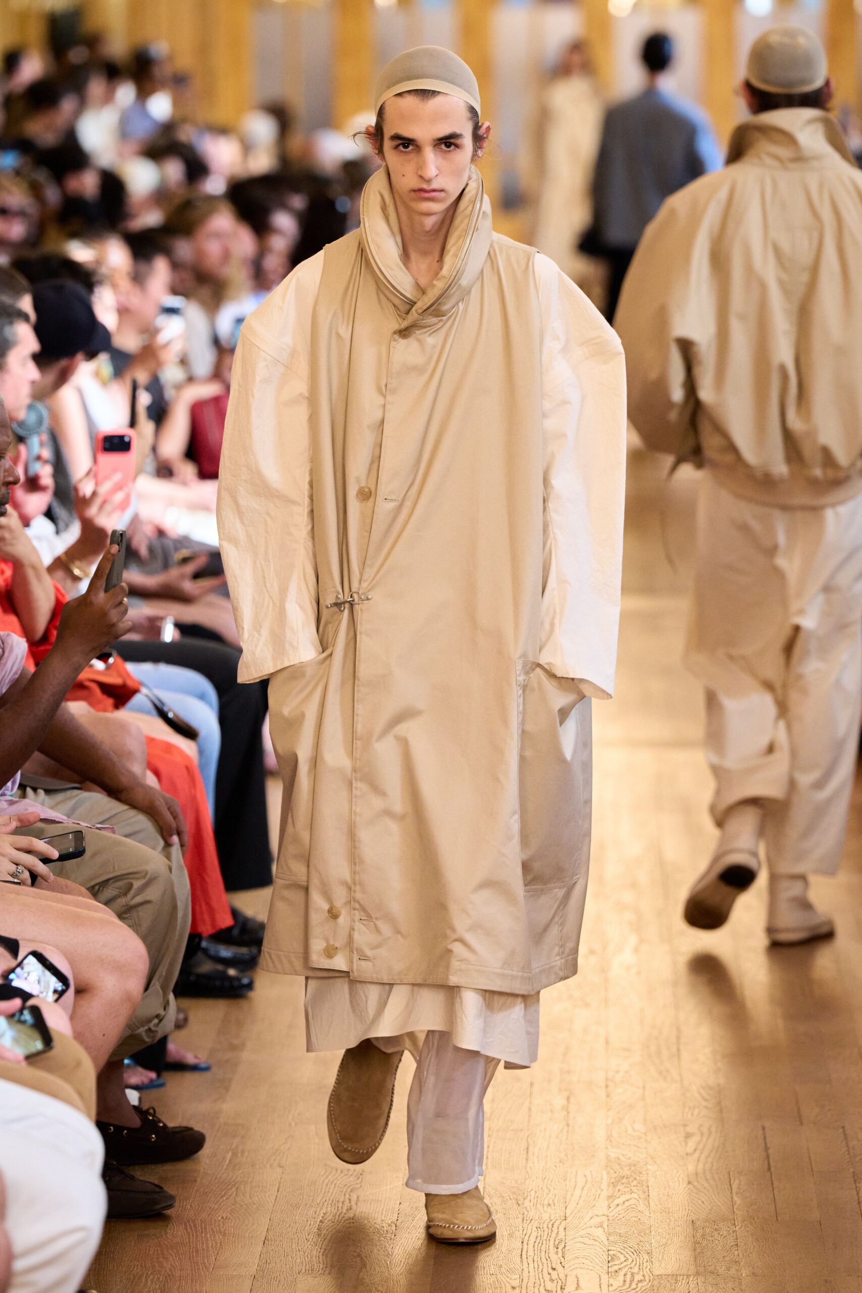 beige cotton long-sleeve collared relaxed buttoned coat