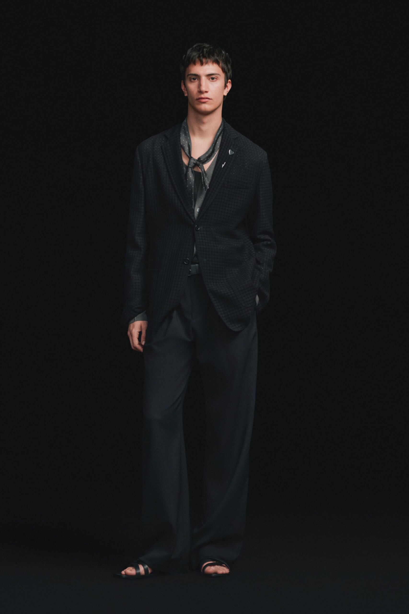 black cotton long-sleeve collared tailored buttoned blazer