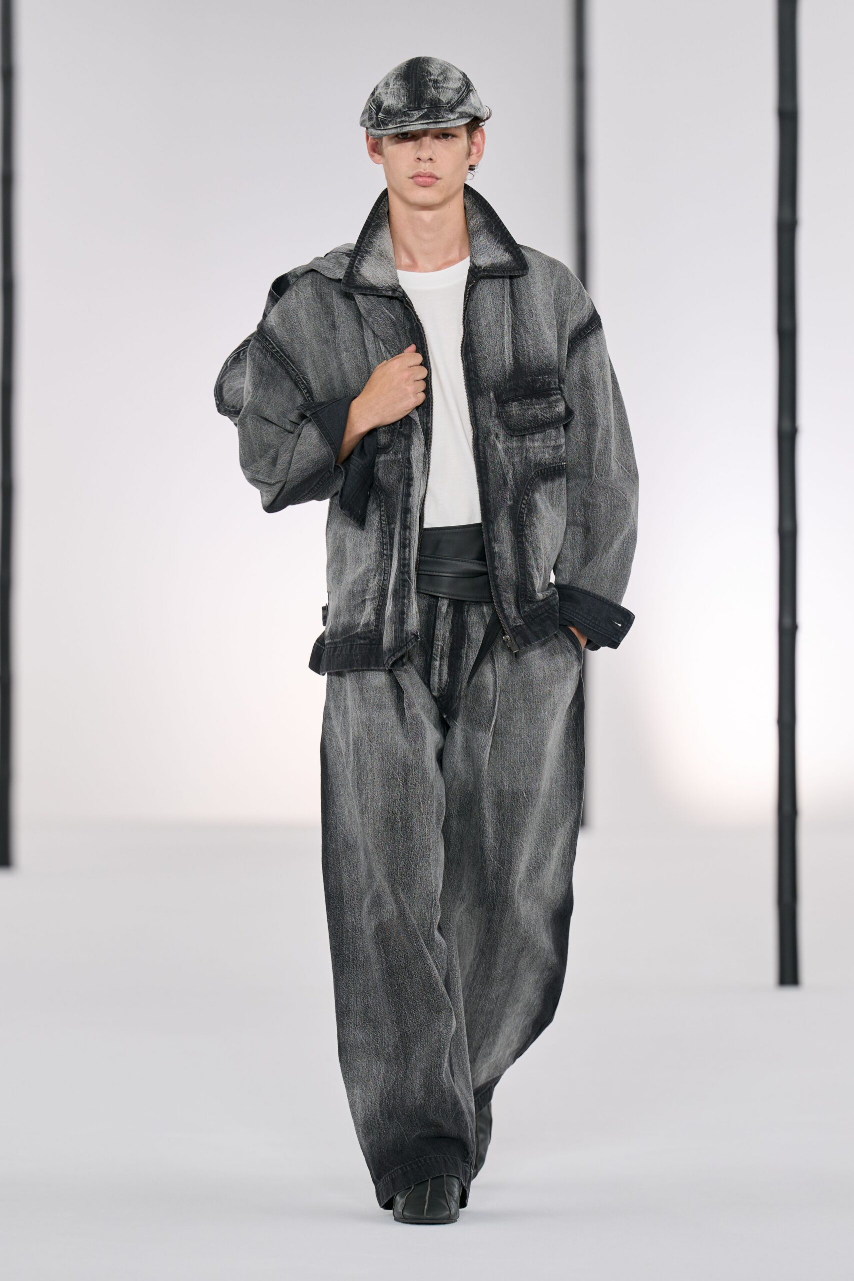 black denim long-sleeve collared oversized buttoned jacket