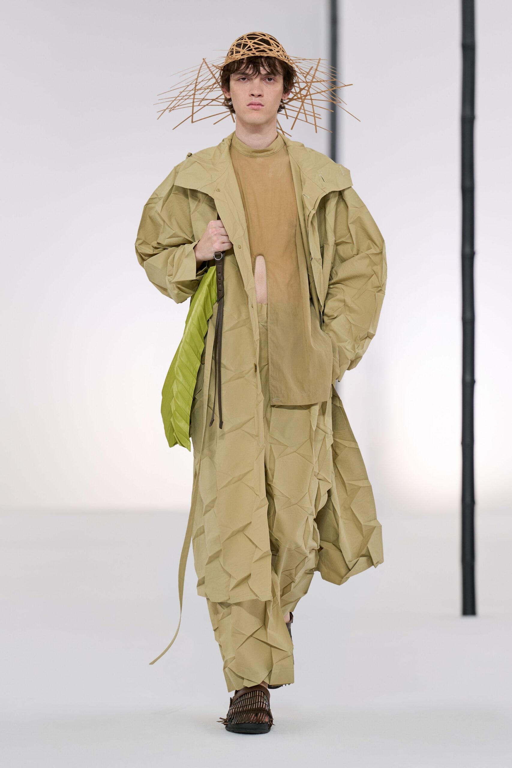 beige cotton long-sleeve collared relaxed layered coat