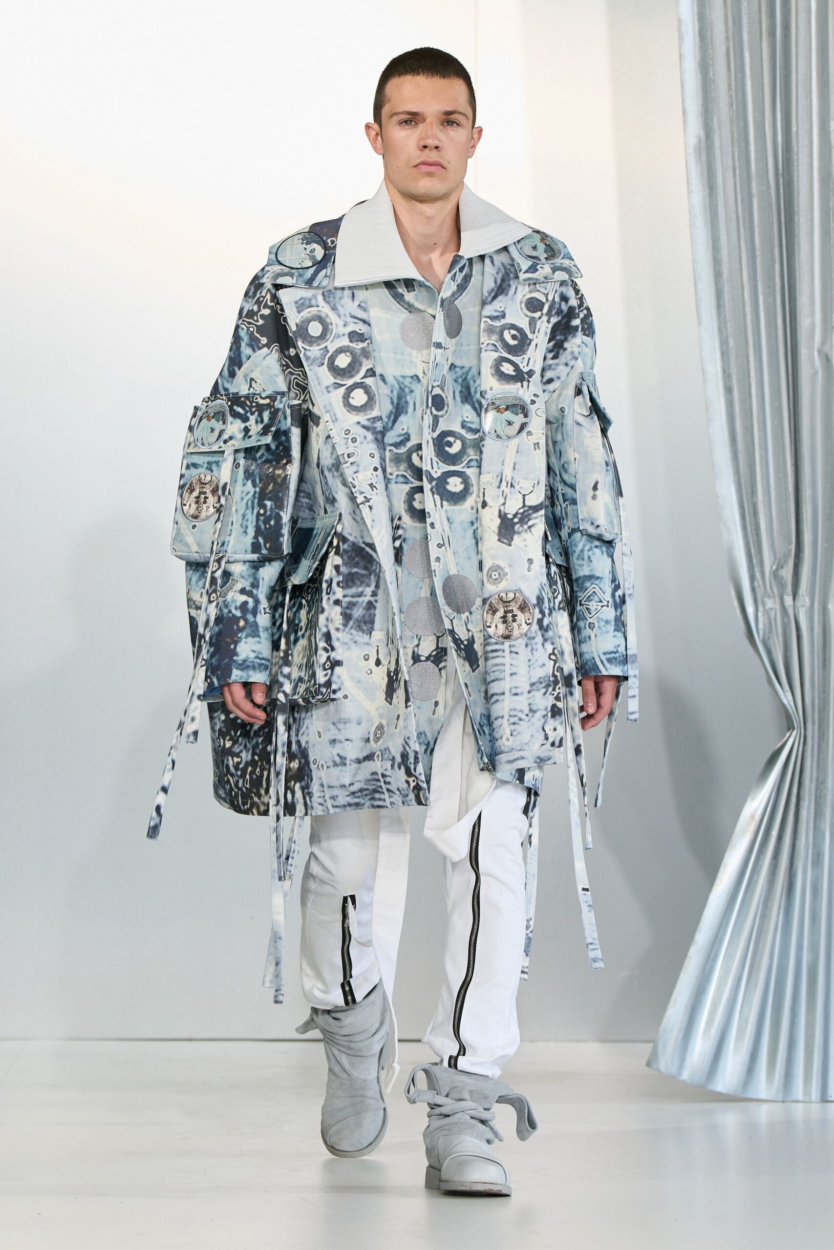 blue cotton long-sleeve collared oversized printed layered coat