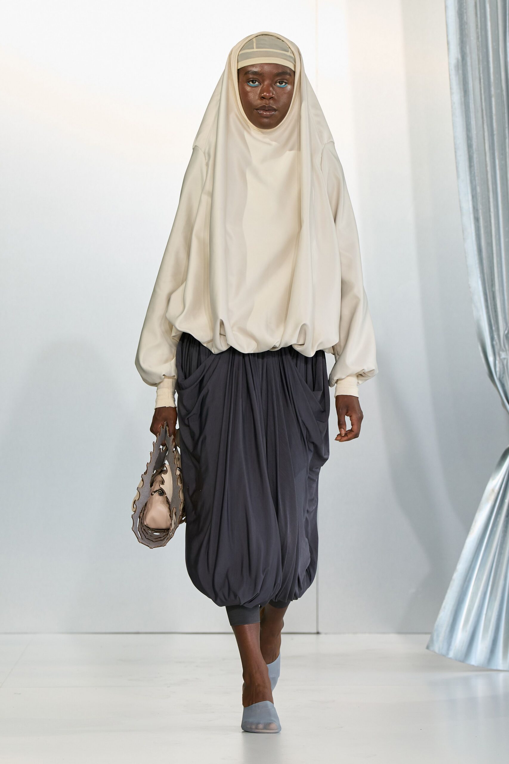 gray cotton fitted pleated skirt
