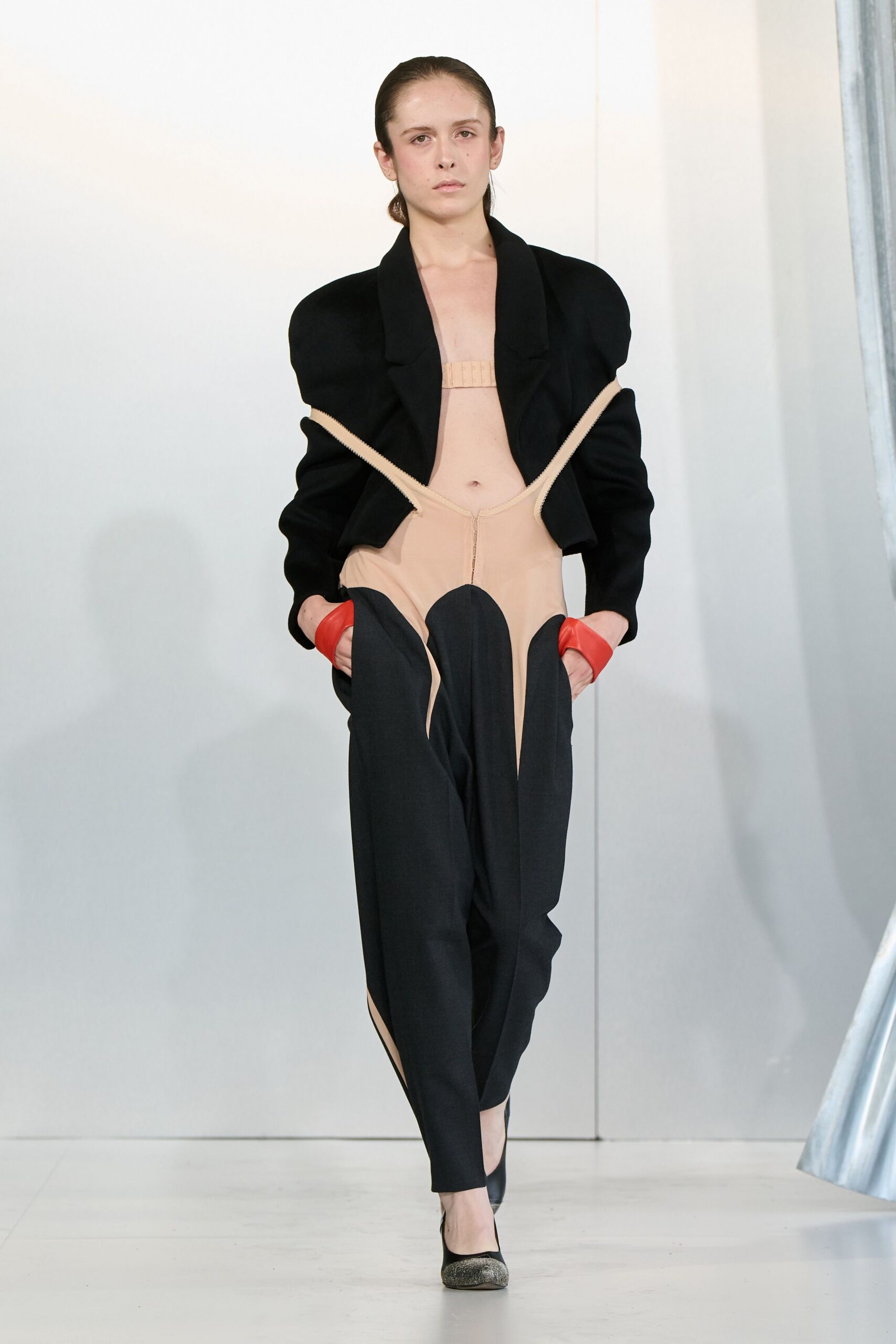 black wool long-sleeve collared structured zippered jacket