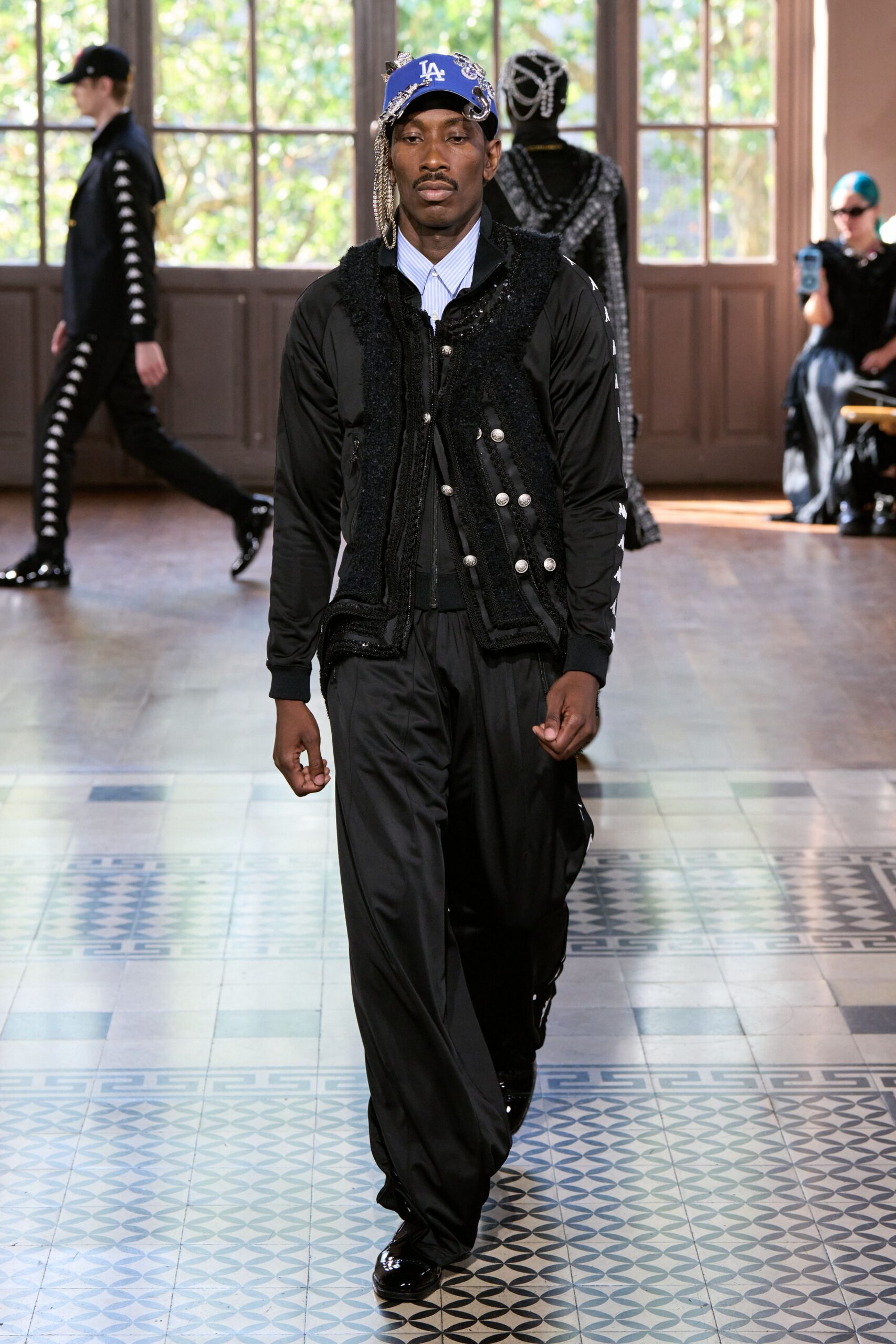 black cotton long-sleeve collared fitted buttoned layered jacket